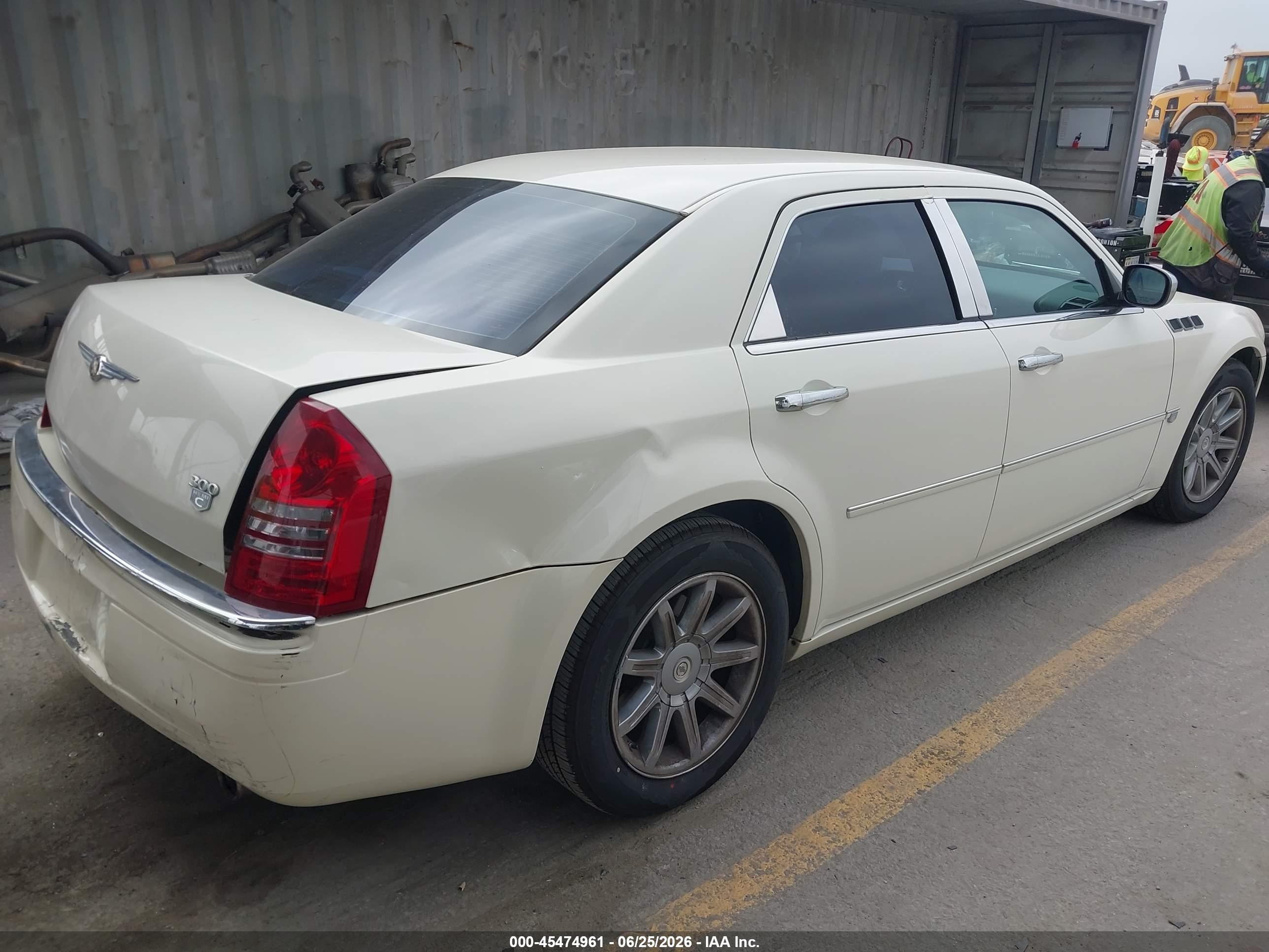 2006 Chrysler 300c   Кремовый vin: 2C3KA63H36H140577