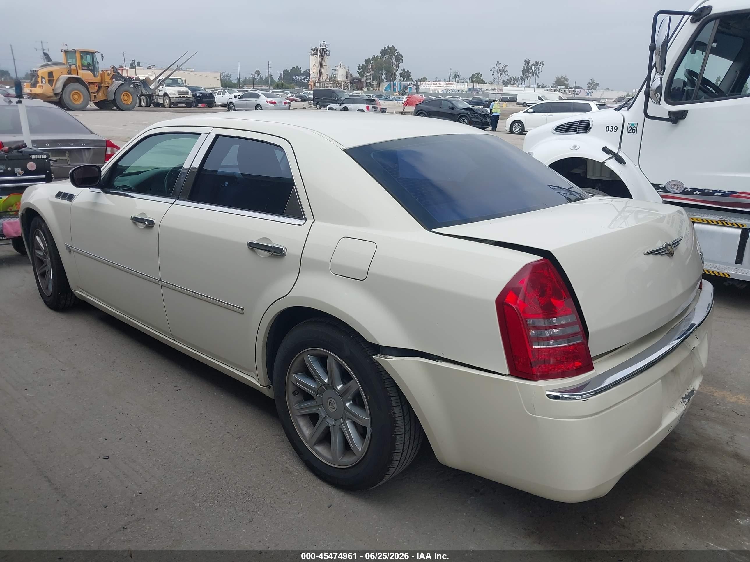 2006 Chrysler 300c   Кремовый vin: 2C3KA63H36H140577