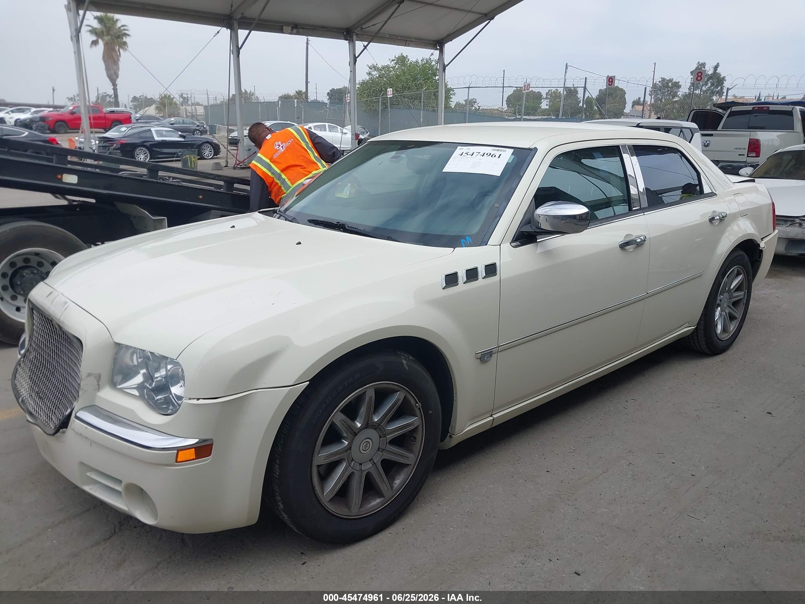 2006 Chrysler 300c   Кремовый vin: 2C3KA63H36H140577