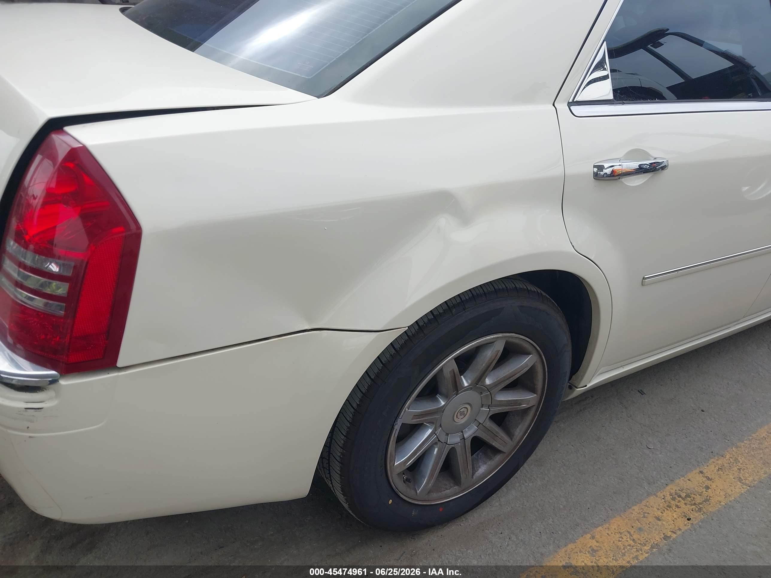 2006 Chrysler 300c   Кремовый vin: 2C3KA63H36H140577