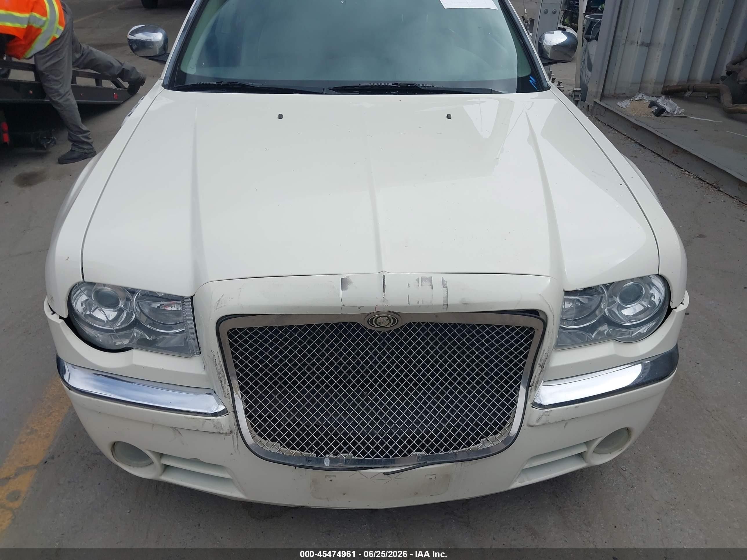 2006 Chrysler 300c   Кремовый vin: 2C3KA63H36H140577