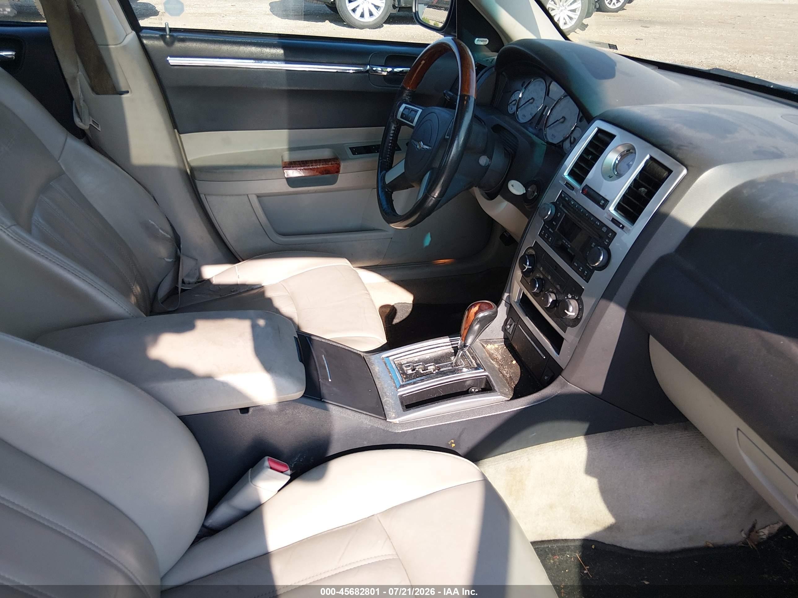2007 Chrysler 300c   Silver vin: 2C3KA63H37H633760