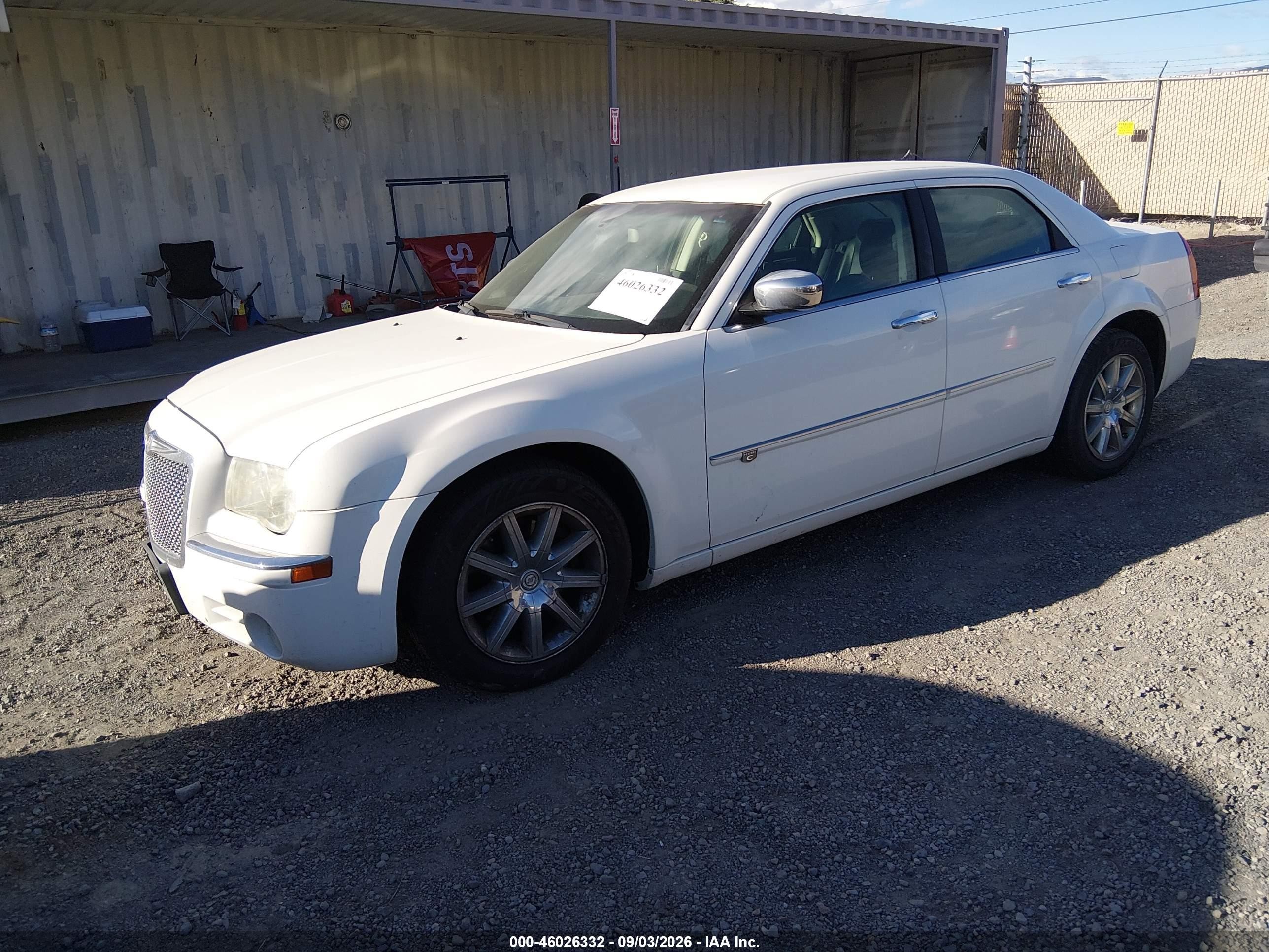 2008 Chrysler 300c   White vin: 2C3KA63H38H221078
