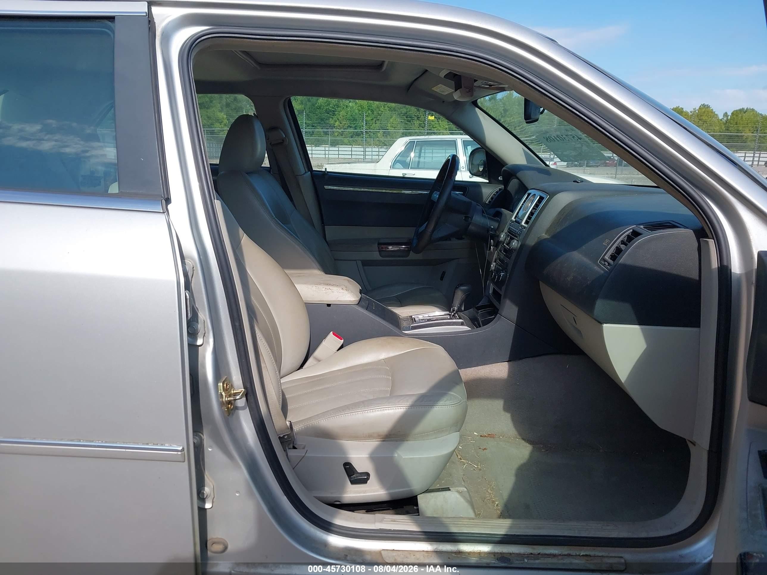 2006 Chrysler 300c   Silver vin: 2C3KA63H46H253941