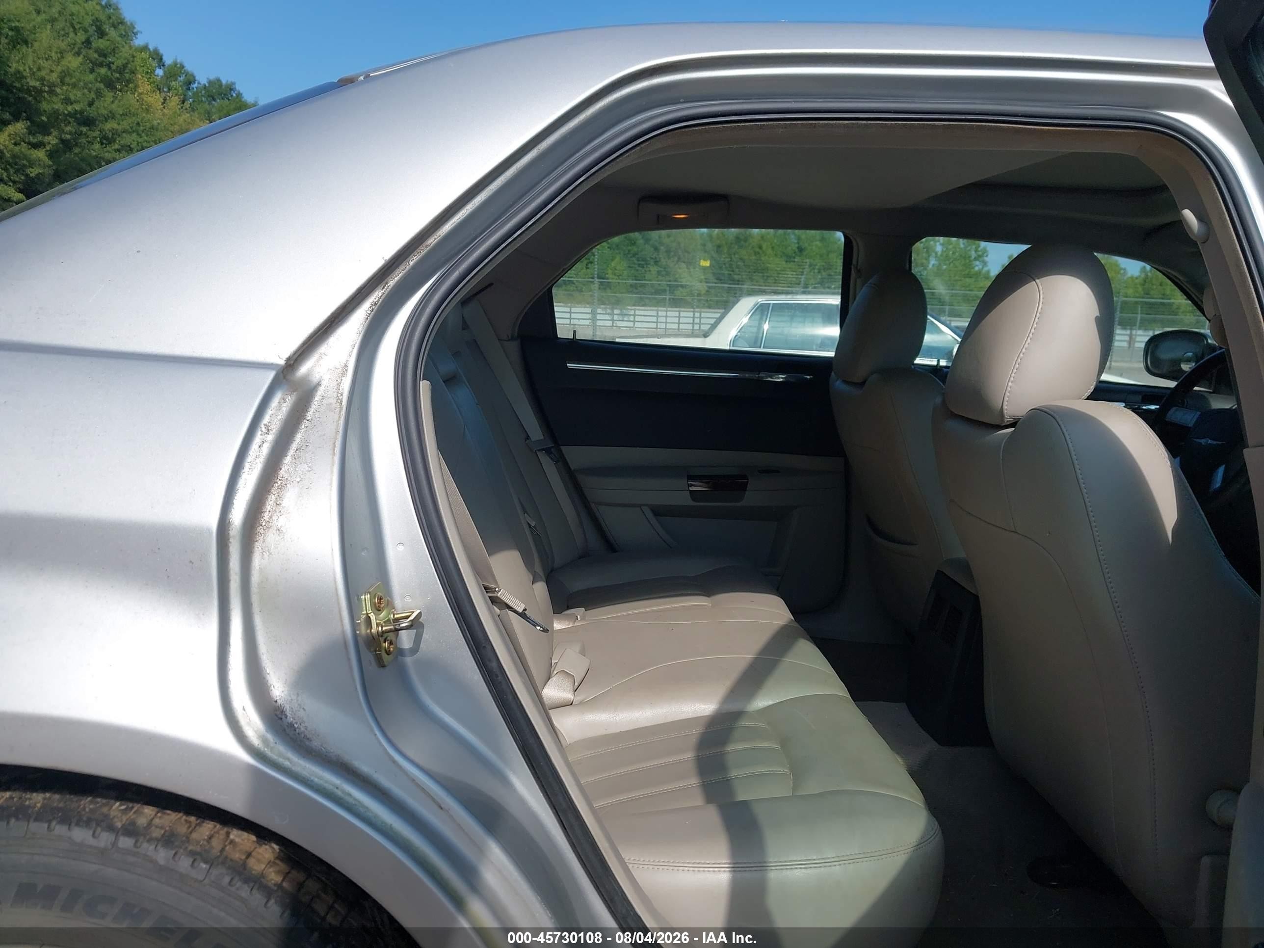 2006 Chrysler 300c   Silver vin: 2C3KA63H46H253941