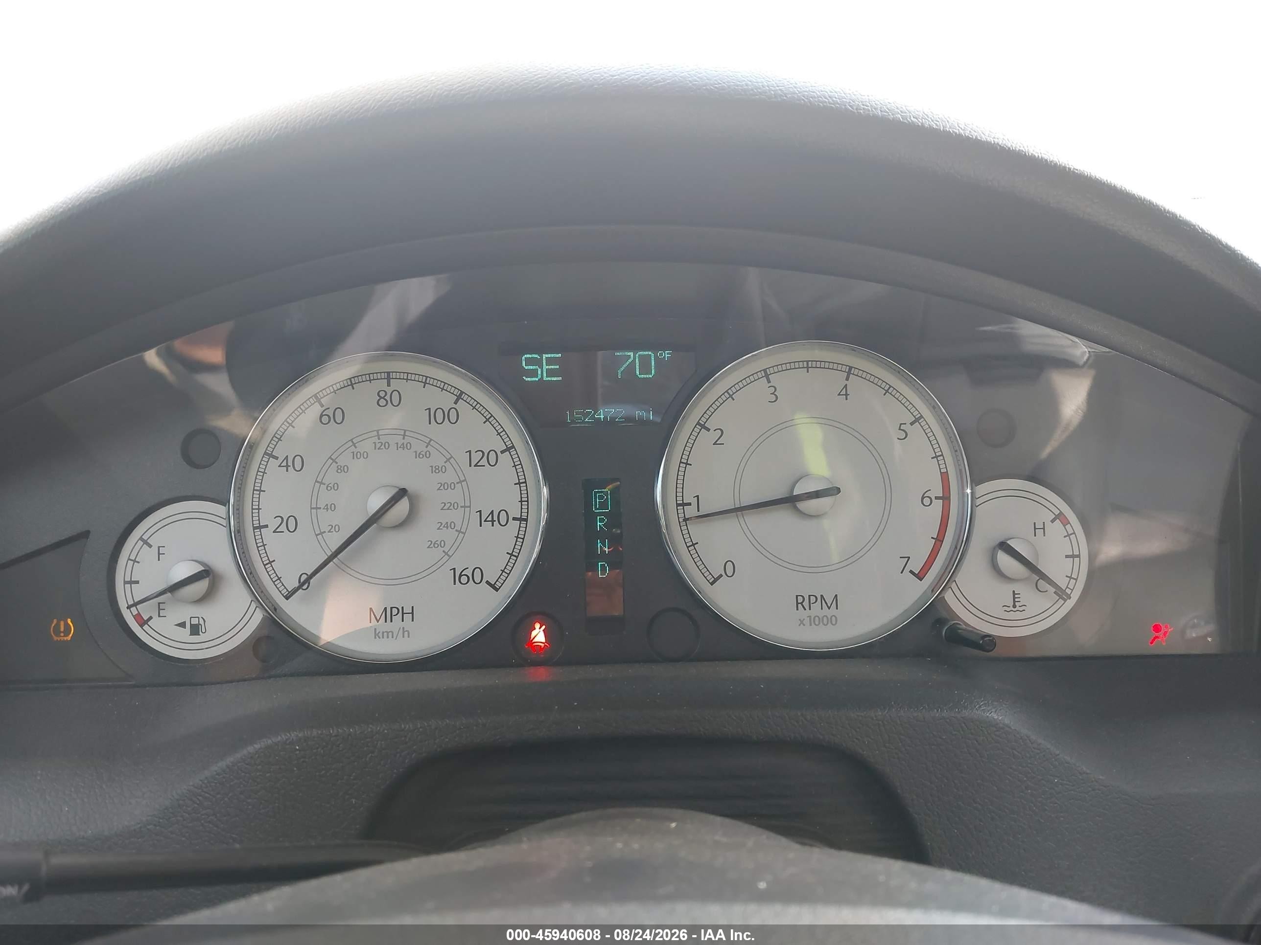 2006 Chrysler 300c   White vin: 2C3KA63H46H429306