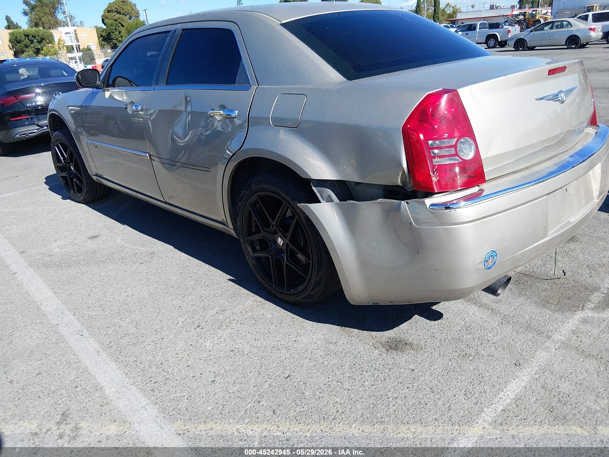2008 Chrysler 300c Hemi Gold vin: 2C3KA63H58H237492