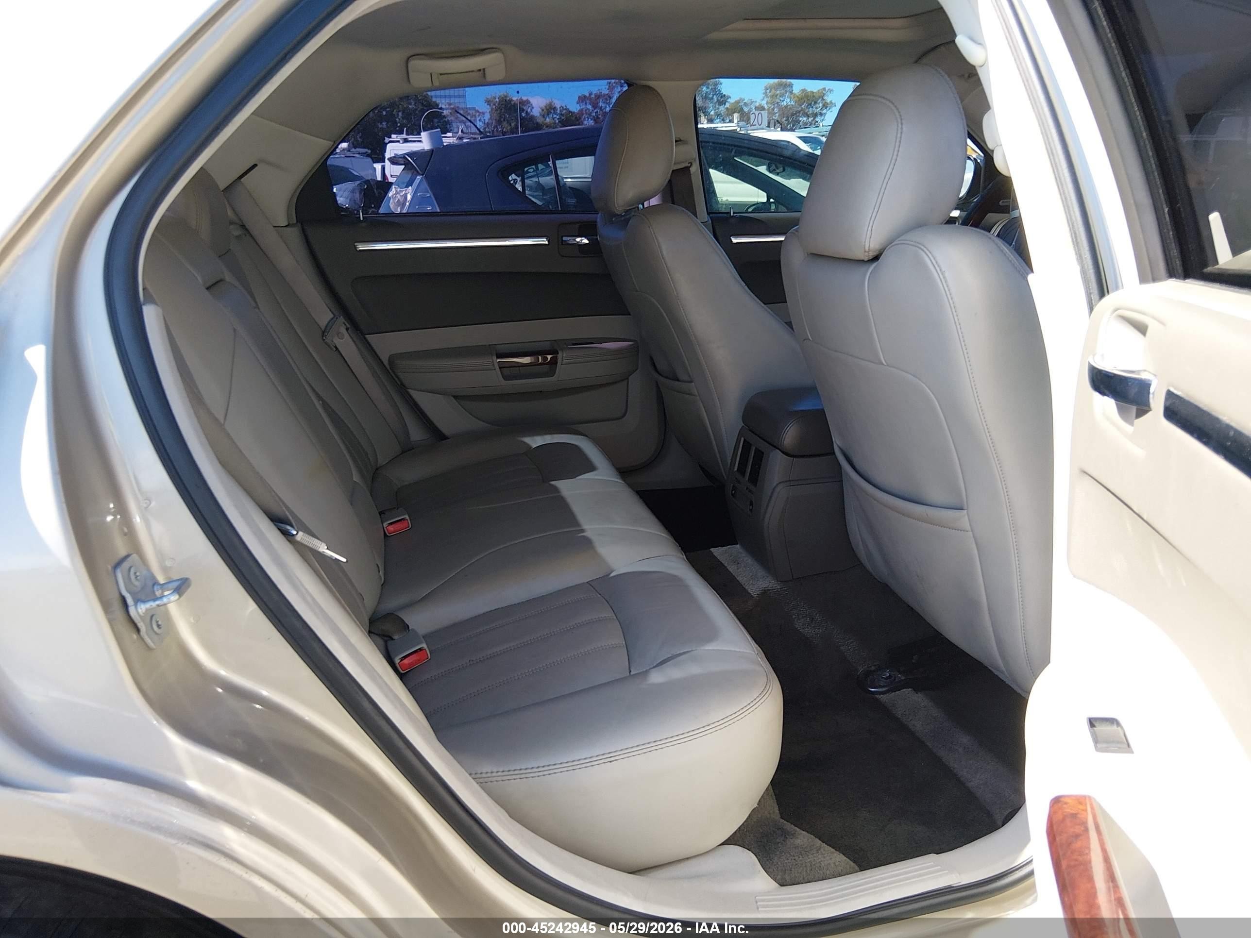 2008 Chrysler 300c Hemi Gold vin: 2C3KA63H58H237492