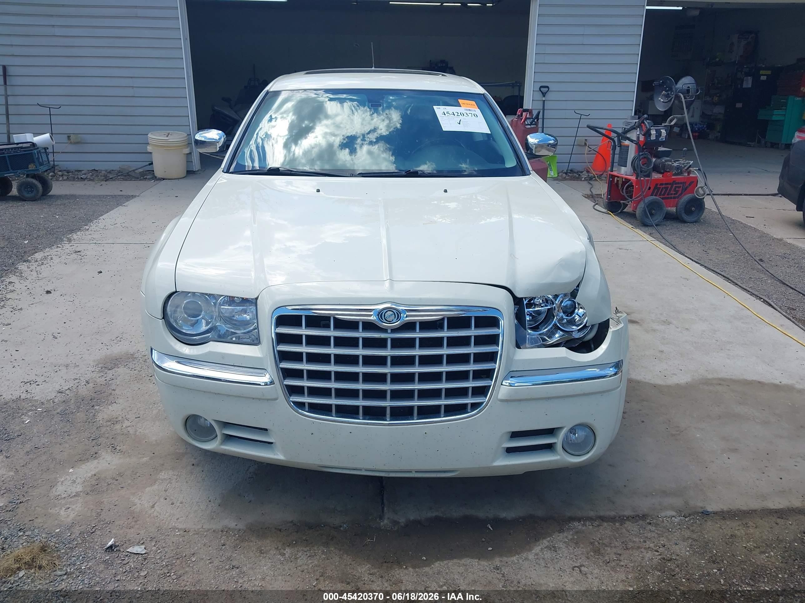 2008 Chrysler 300c Hemi Cream vin: 2C3KA63H58H251487