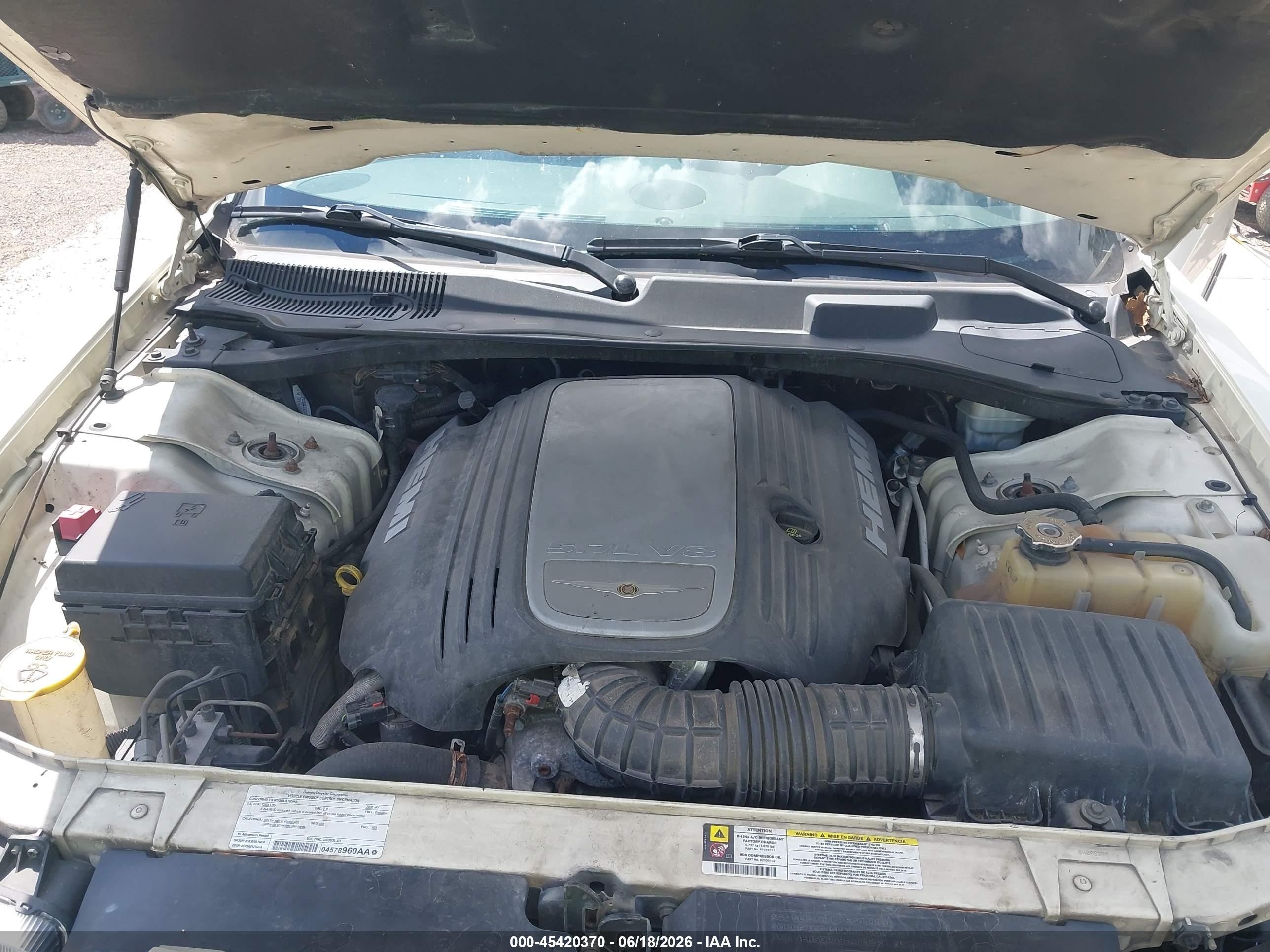 2008 Chrysler 300c Hemi Cream vin: 2C3KA63H58H251487