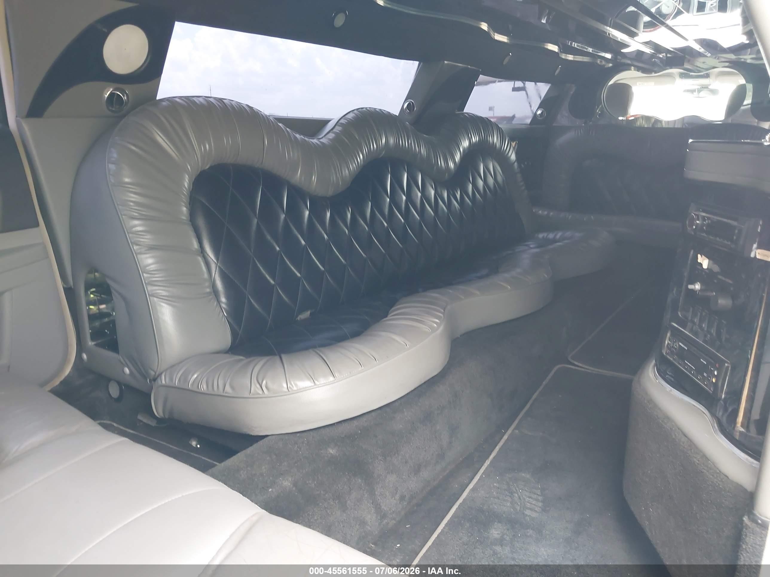 2006 Chrysler 300c   Черный vin: 2C3KA63H66H112904