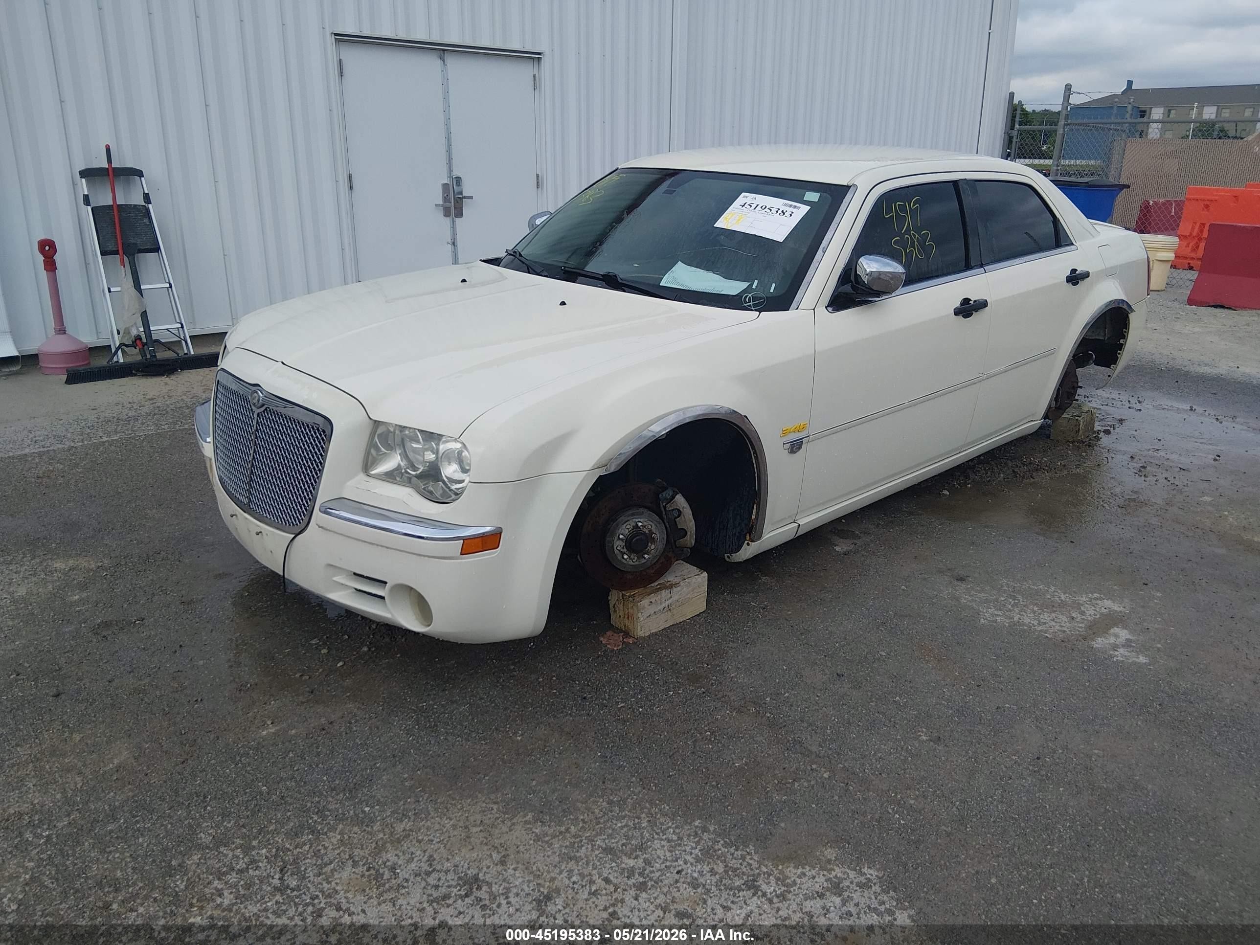 2006 Chrysler 300c   Белый vin: 2C3KA63H66H134904