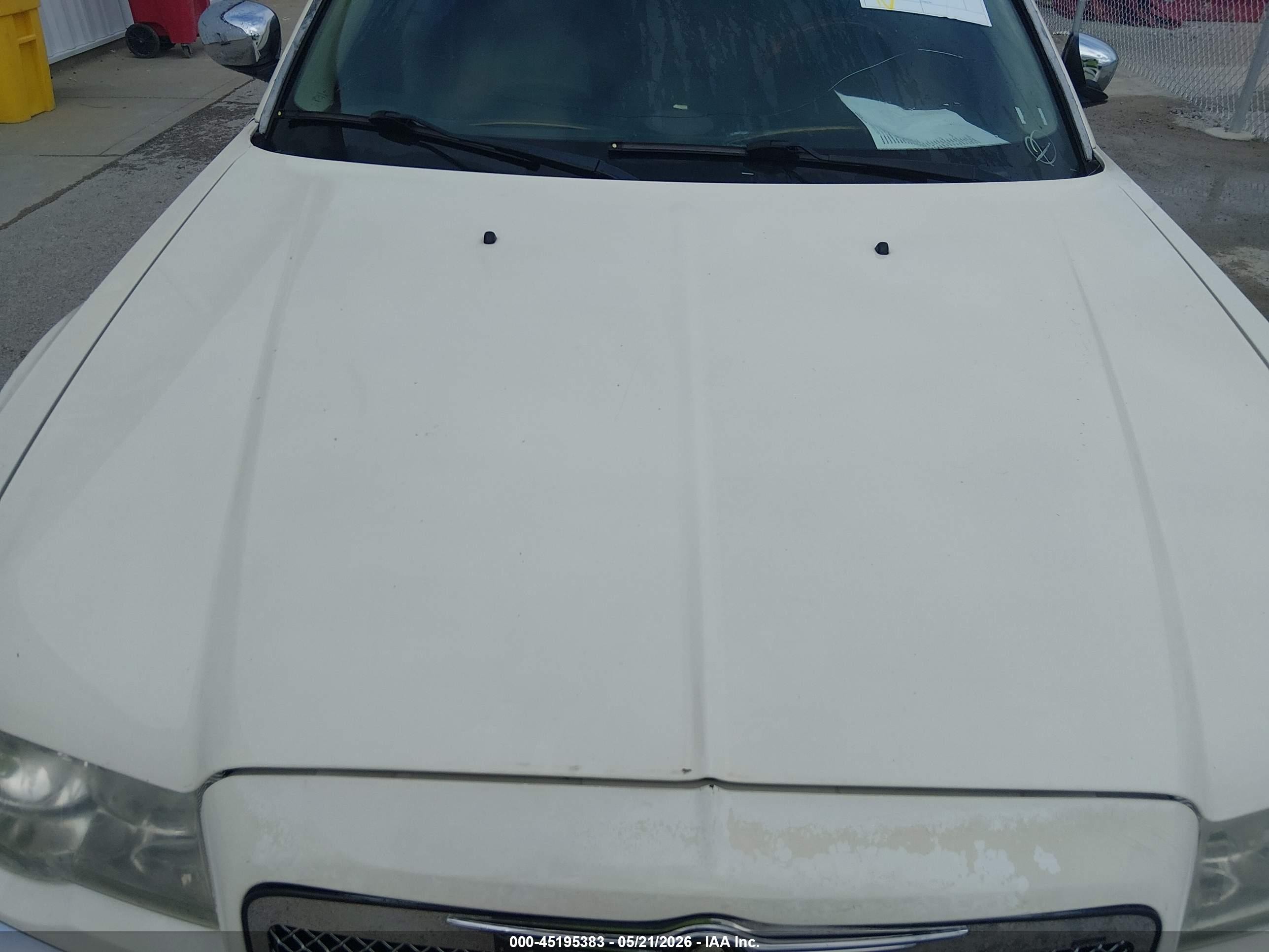 2006 Chrysler 300c   Белый vin: 2C3KA63H66H134904
