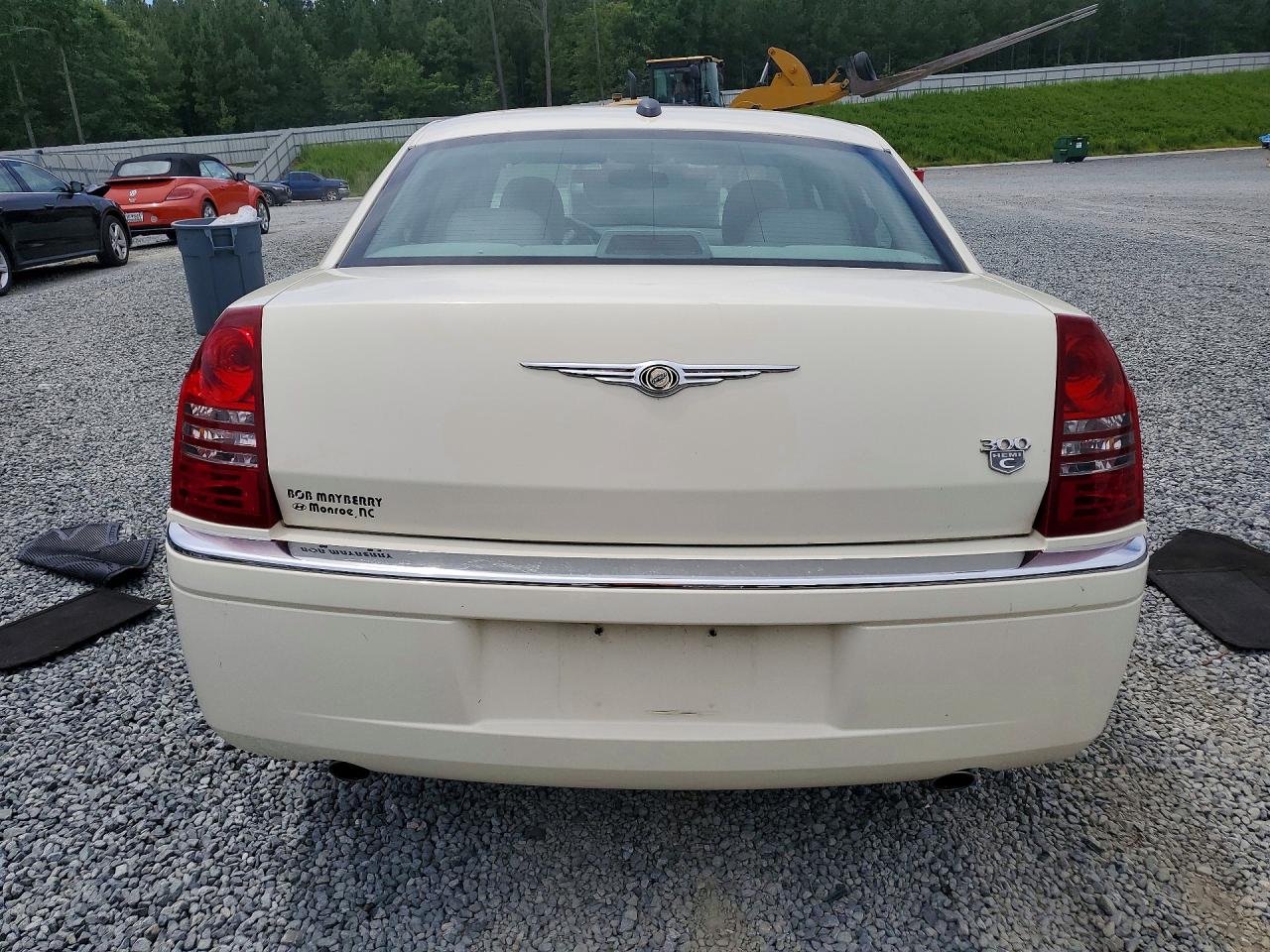 2006 Chrysler 300c Белый vin: 2C3KA63H66H165683
