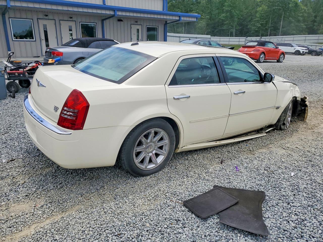 2006 Chrysler 300c Белый vin: 2C3KA63H66H165683