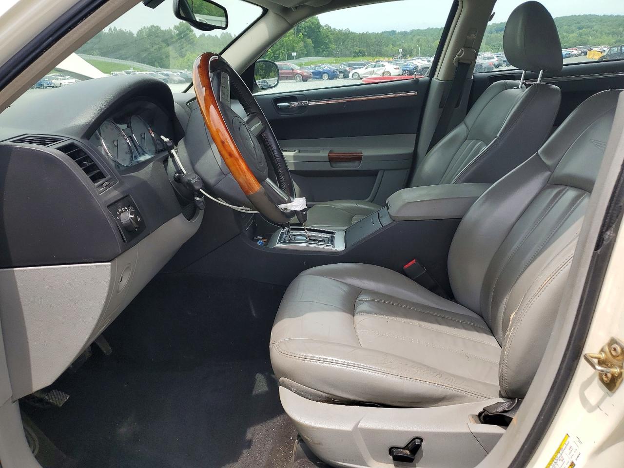 2006 Chrysler 300c Белый vin: 2C3KA63H66H165683