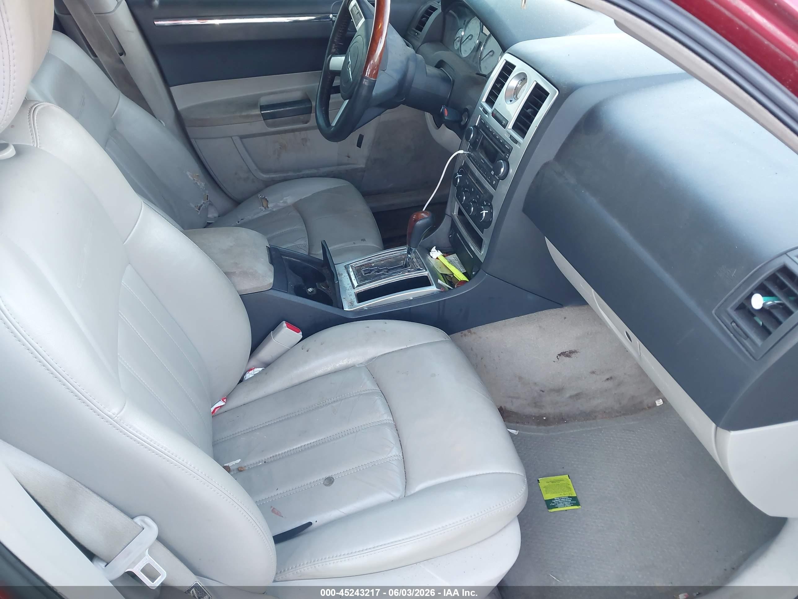 2007 Chrysler 300c   Red vin: 2C3KA63H67H684315