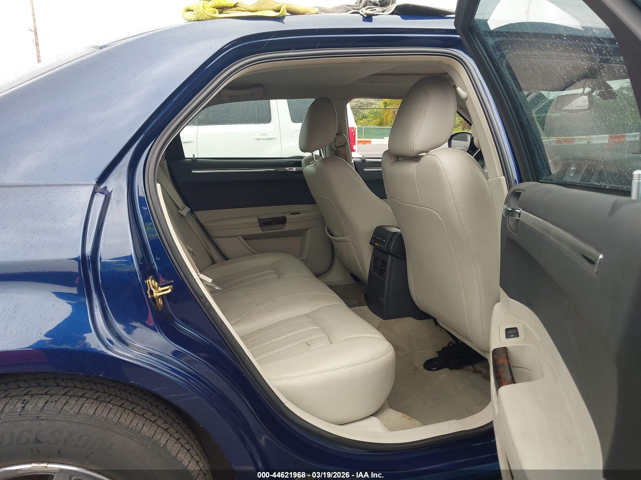 2006 Chrysler 300c   Blue vin: 2C3KA63H76H339308