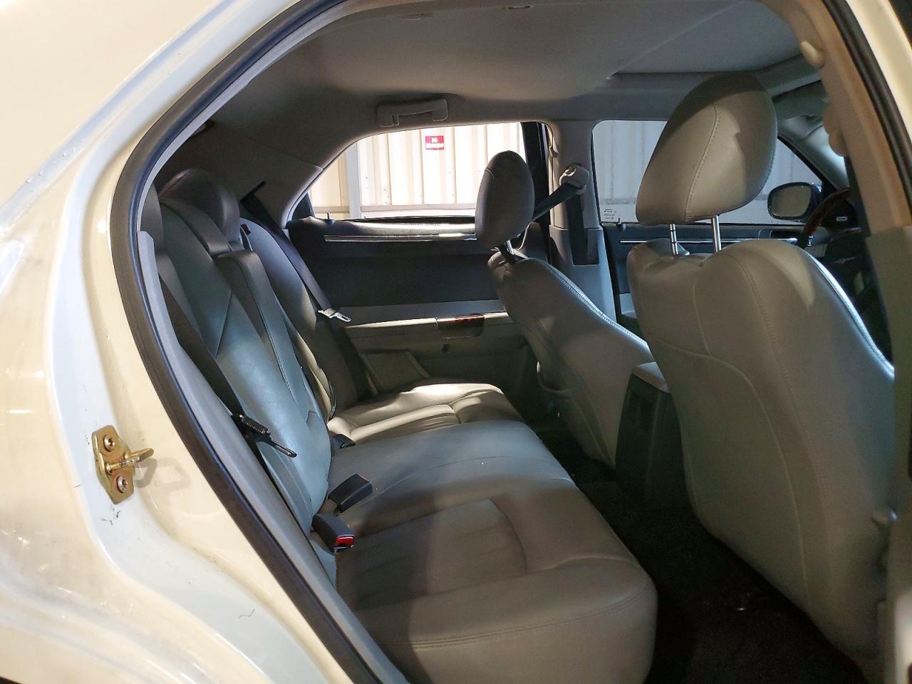 2006 Chrysler 300c Cream vin: 2C3KA63H76H529125