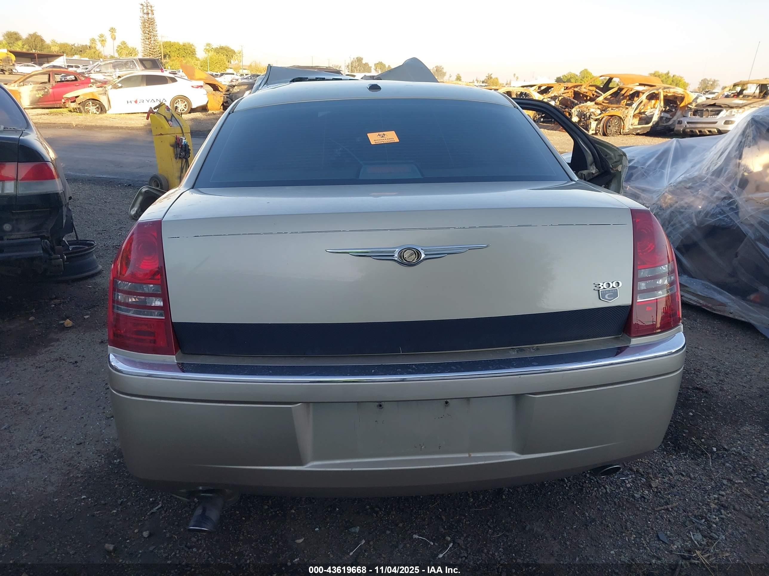 2006 Chrysler 300c   Gold vin: 2C3KA63H76H534535