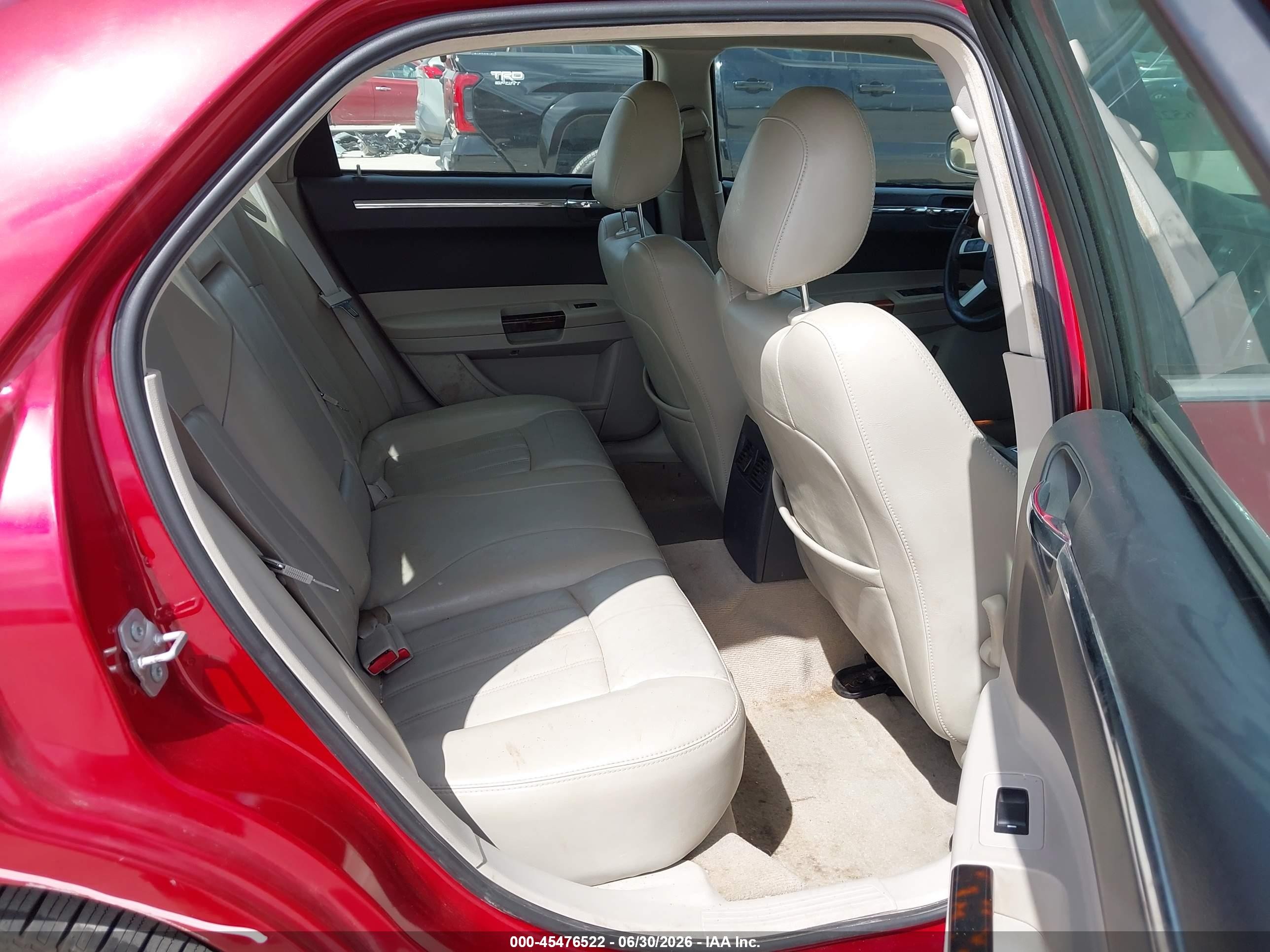 2007 Chrysler 300c   Red vin: 2C3KA63H77H758485