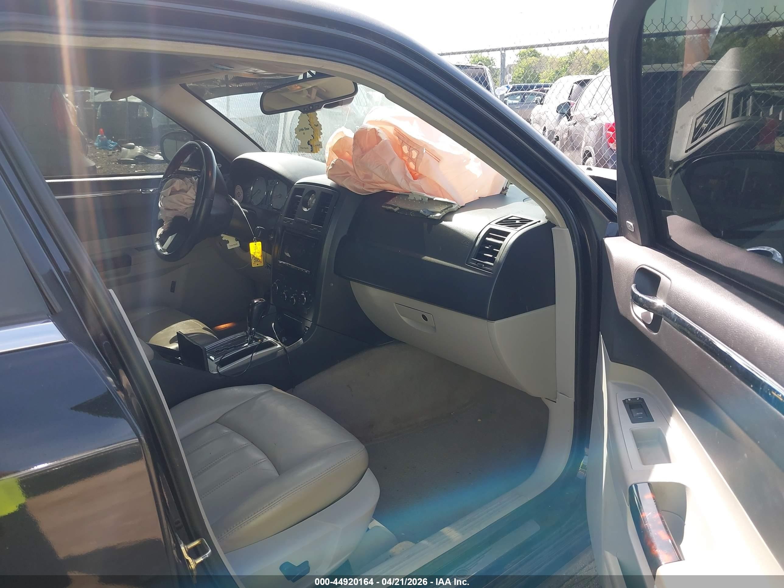 2007 Chrysler 300c   Черный vin: 2C3KA63H87H659142