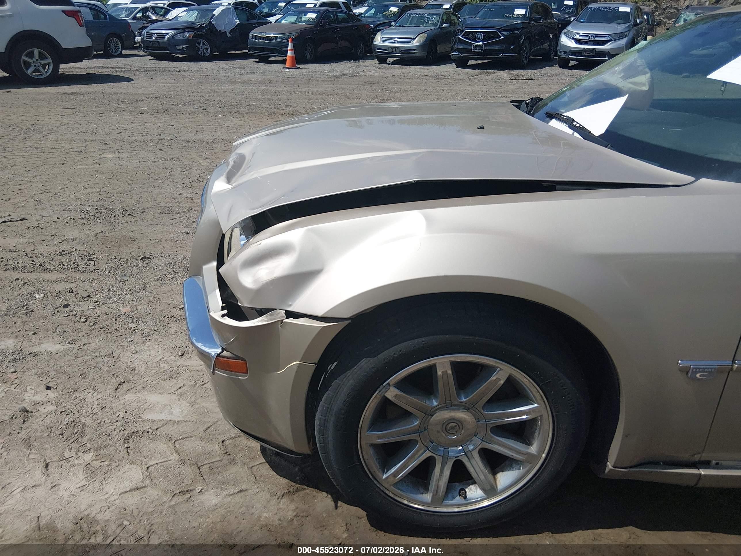 2006 Chrysler 300c   Золотой vin: 2C3KA63H96H171610