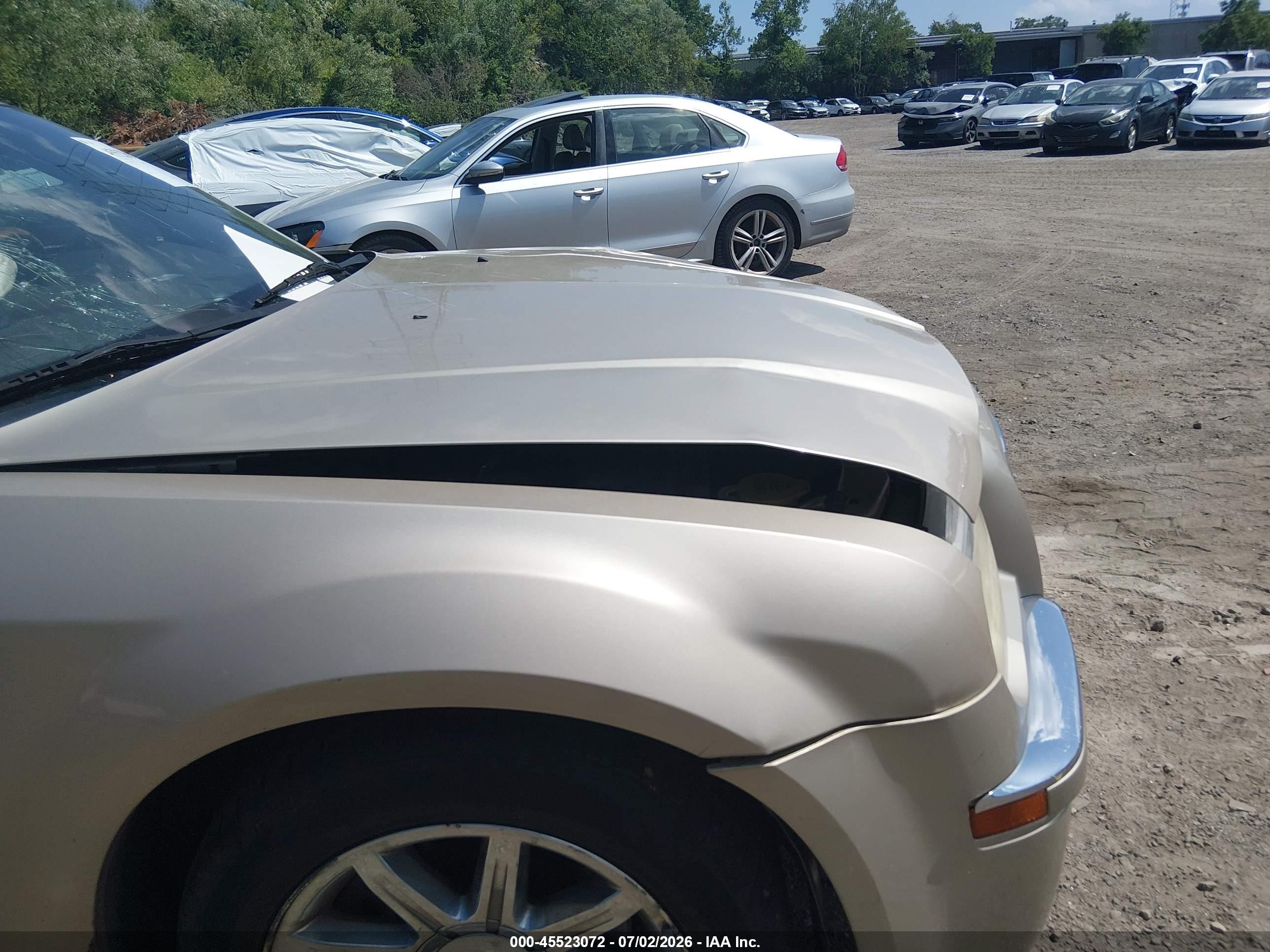 2006 Chrysler 300c   Золотой vin: 2C3KA63H96H171610