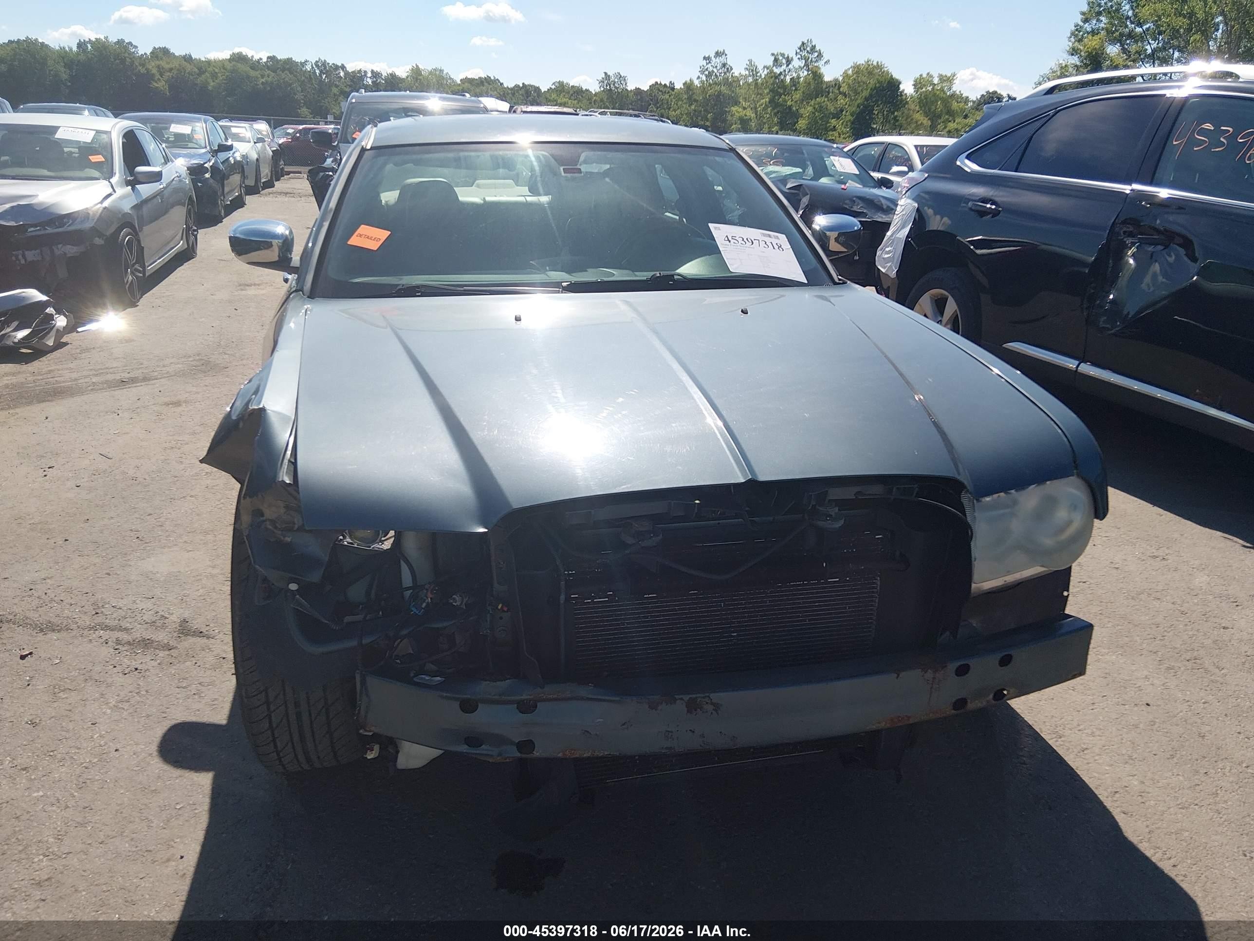 2006 Chrysler 300c   Синий vin: 2C3KA63H96H220076
