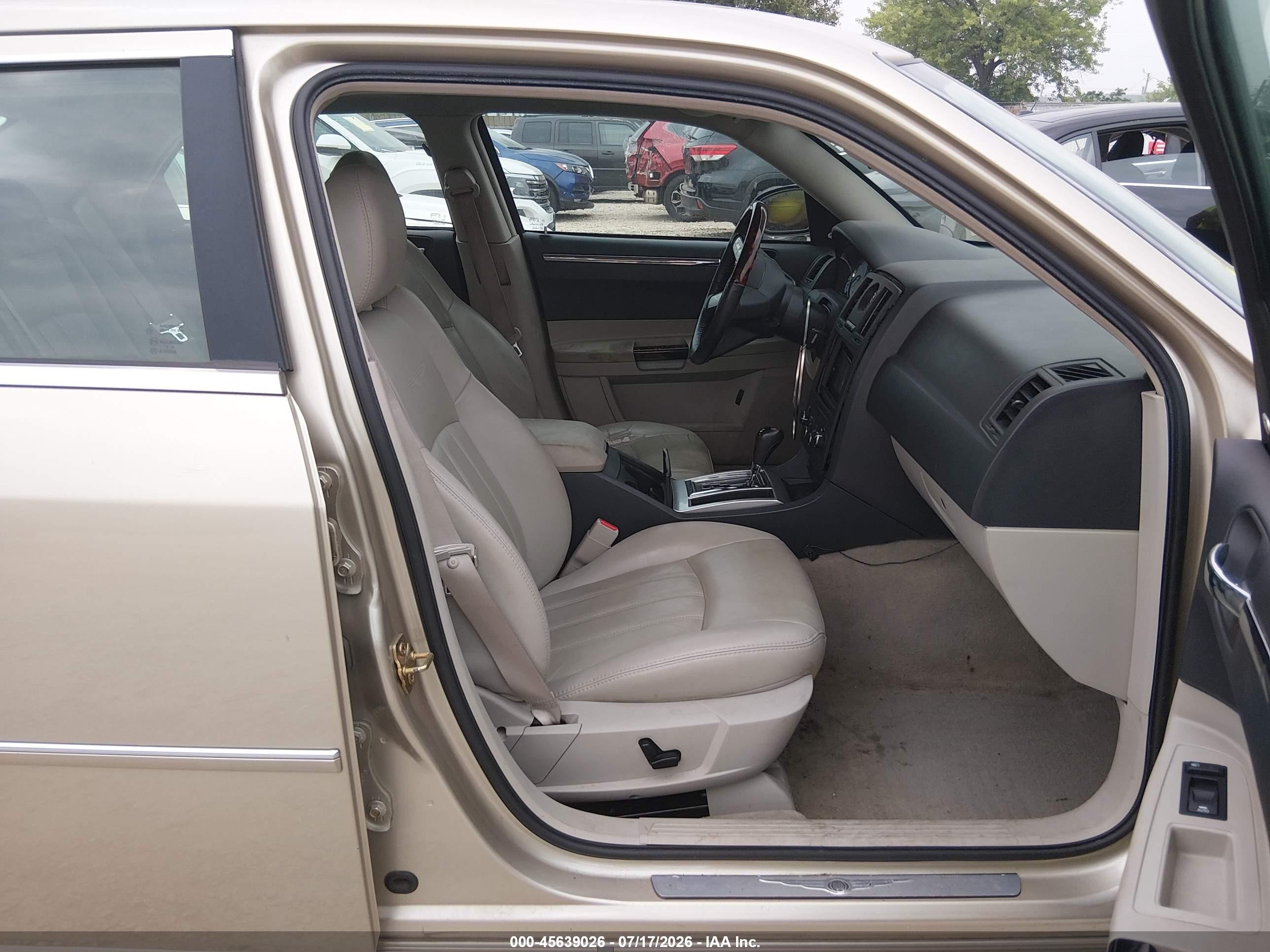2006 Chrysler 300c   Золотой vin: 2C3KA63H96H537694