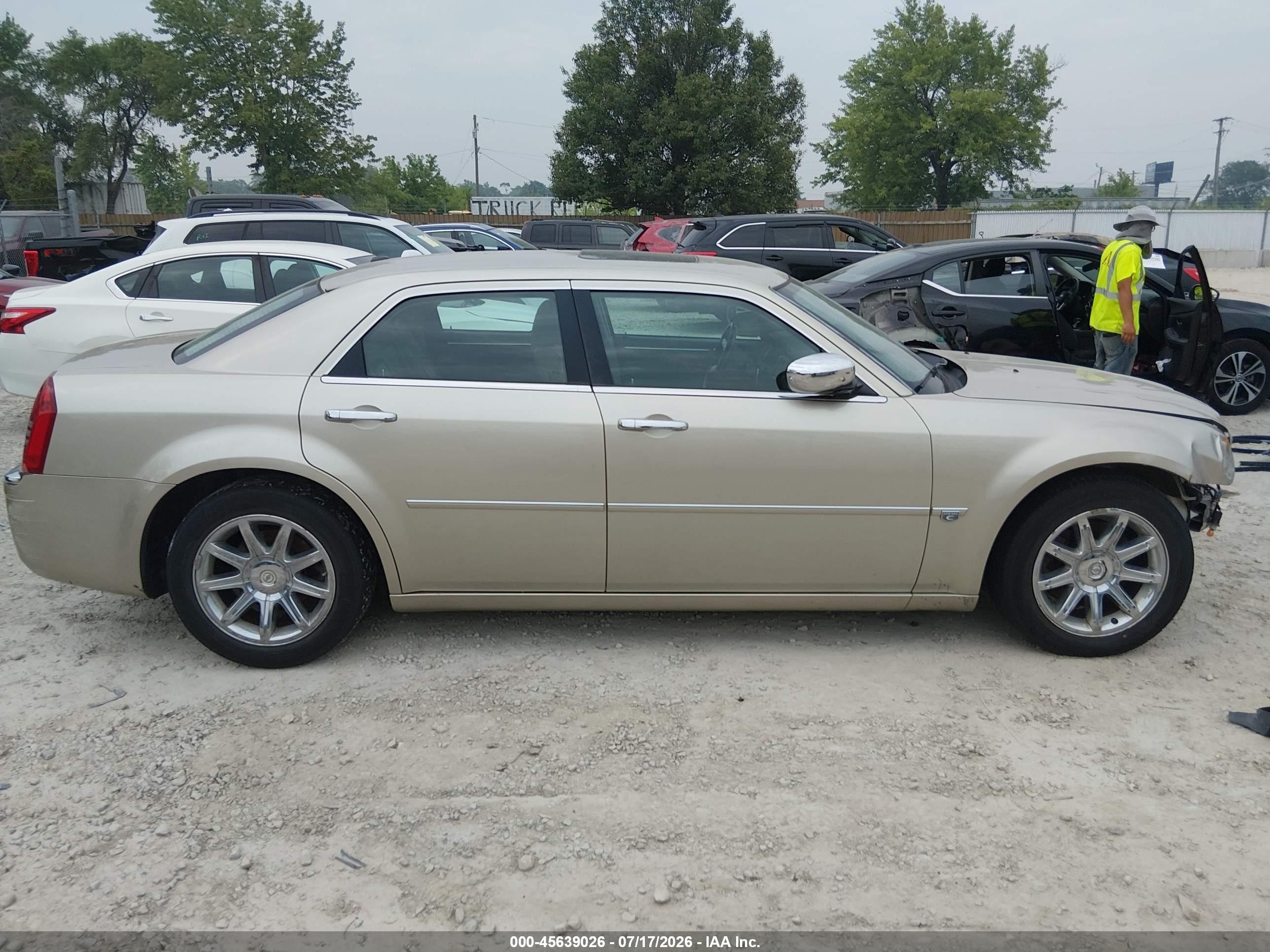 2006 Chrysler 300c   Золотой vin: 2C3KA63H96H537694