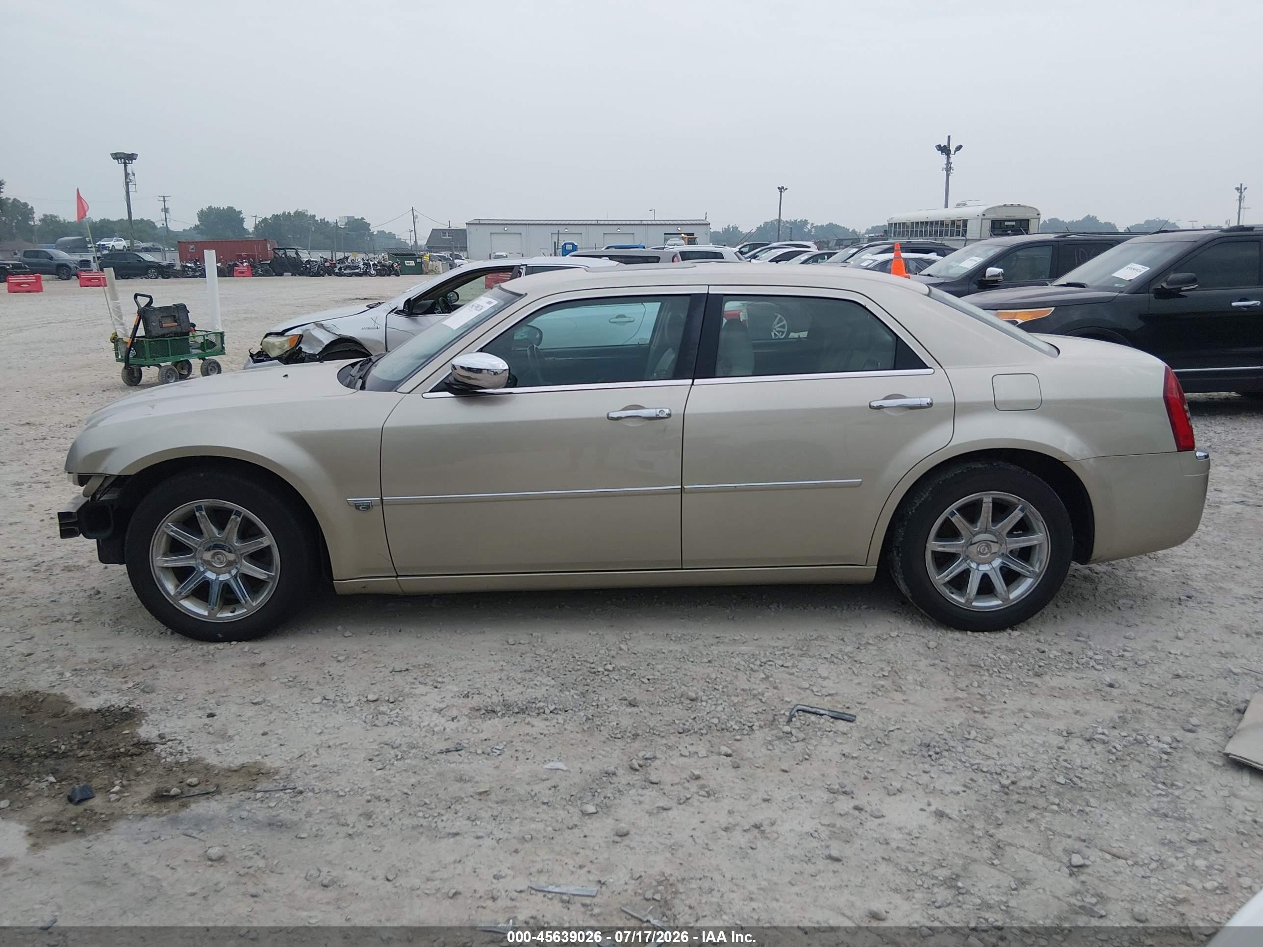 2006 Chrysler 300c   Золотой vin: 2C3KA63H96H537694