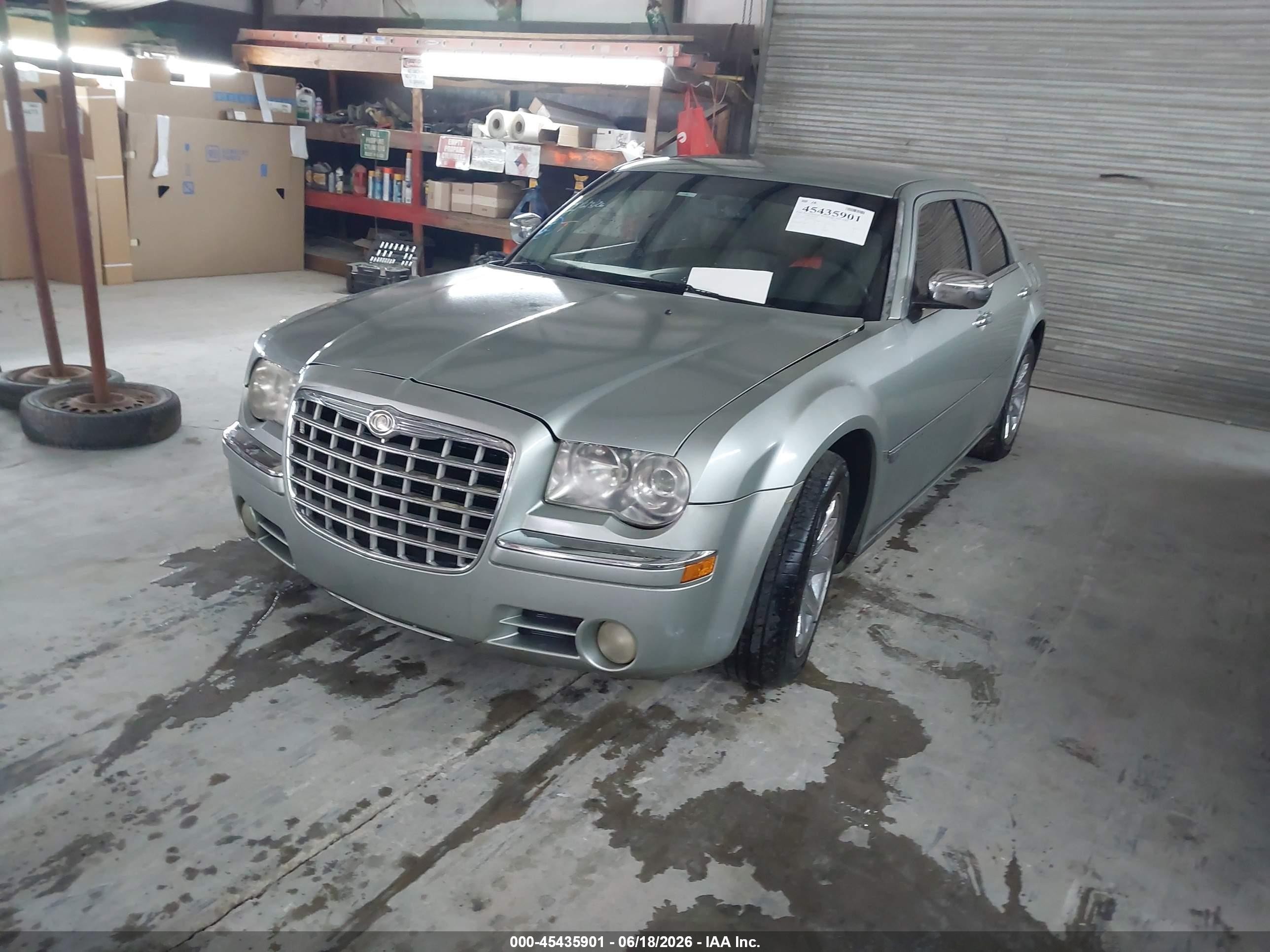 2006 Chrysler 300c   Gray vin: 2C3KA63HX6H399468