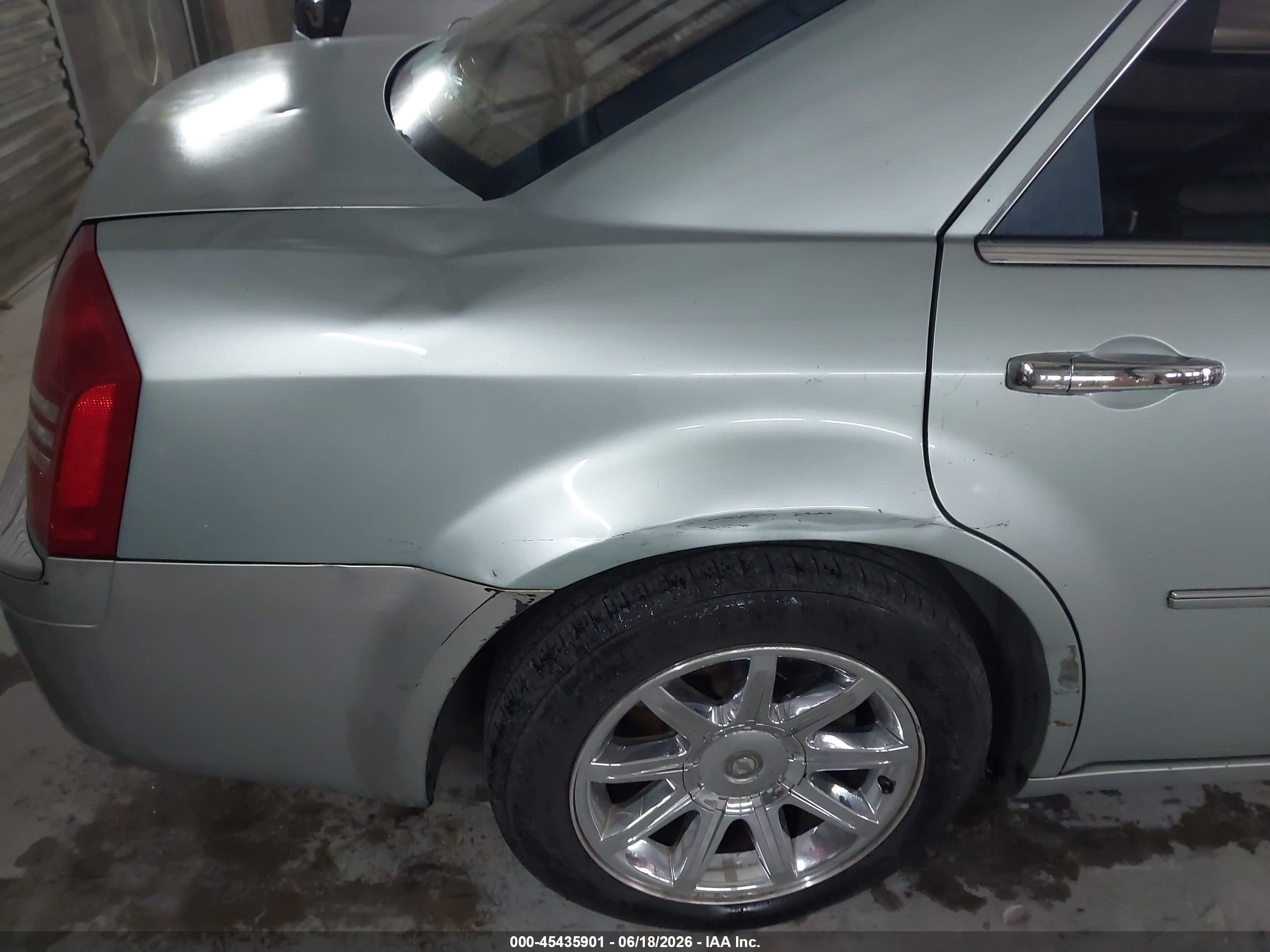 2006 Chrysler 300c   Gray vin: 2C3KA63HX6H399468