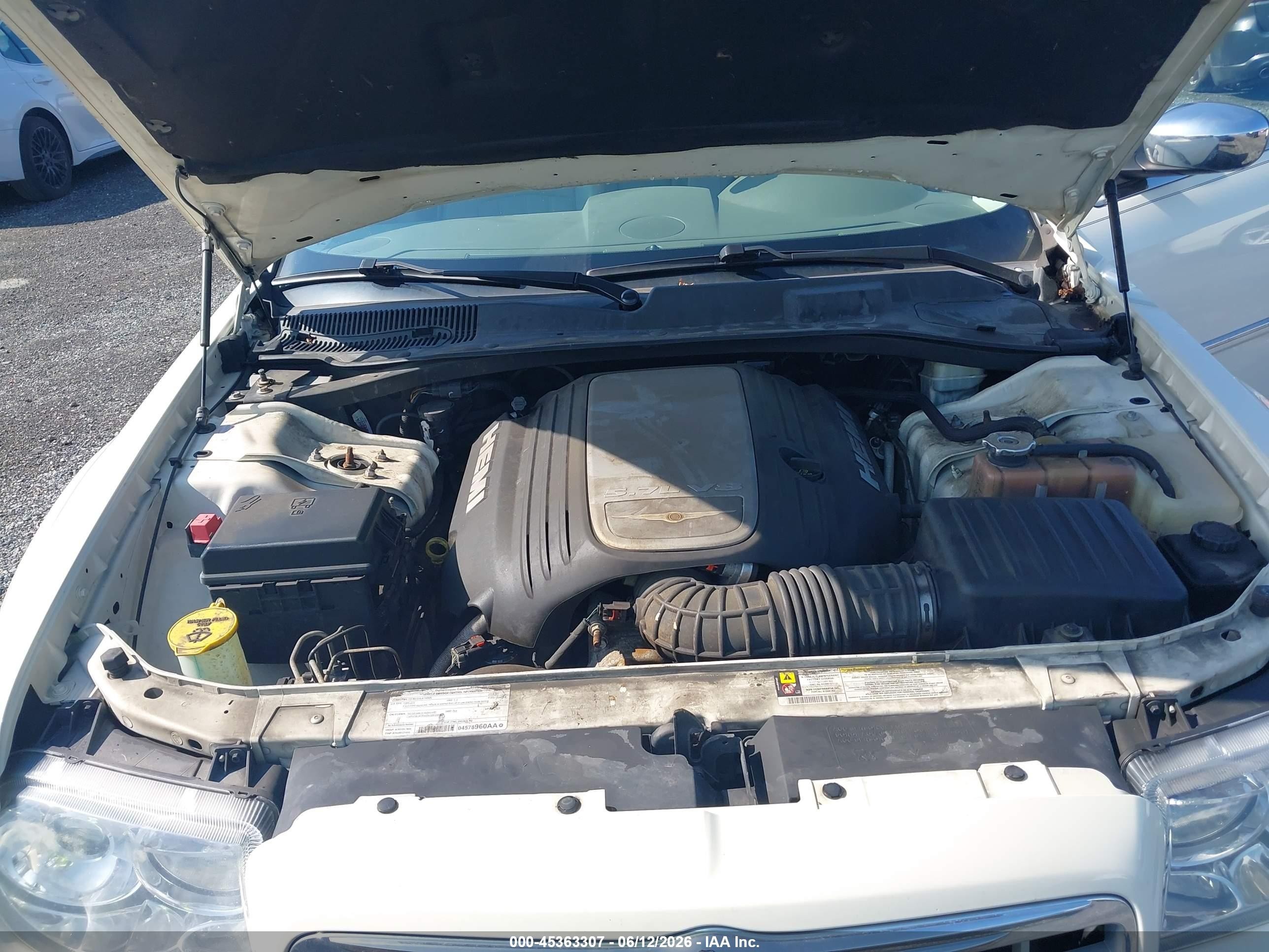 2008 Chrysler 300c Hemi Cream vin: 2C3KA63HX8H131944