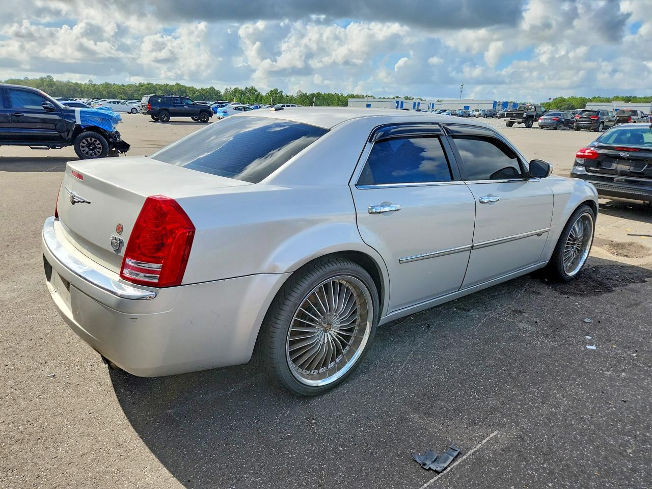 2009 Chrysler 300c Silver vin: 2C3KA63T49H605148