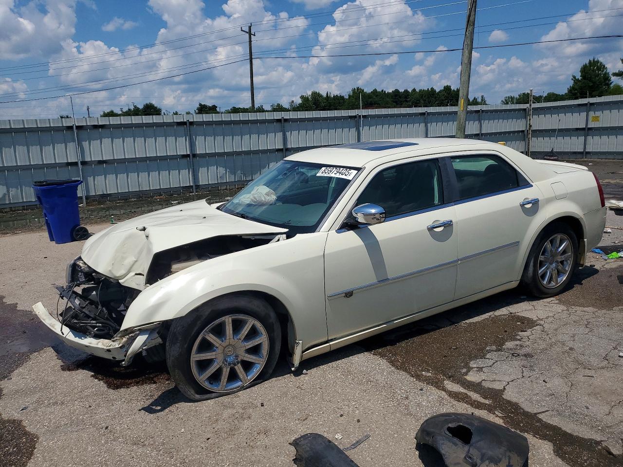 2009 Chrysler 300c Cream vin: 2C3KA63T69H580821