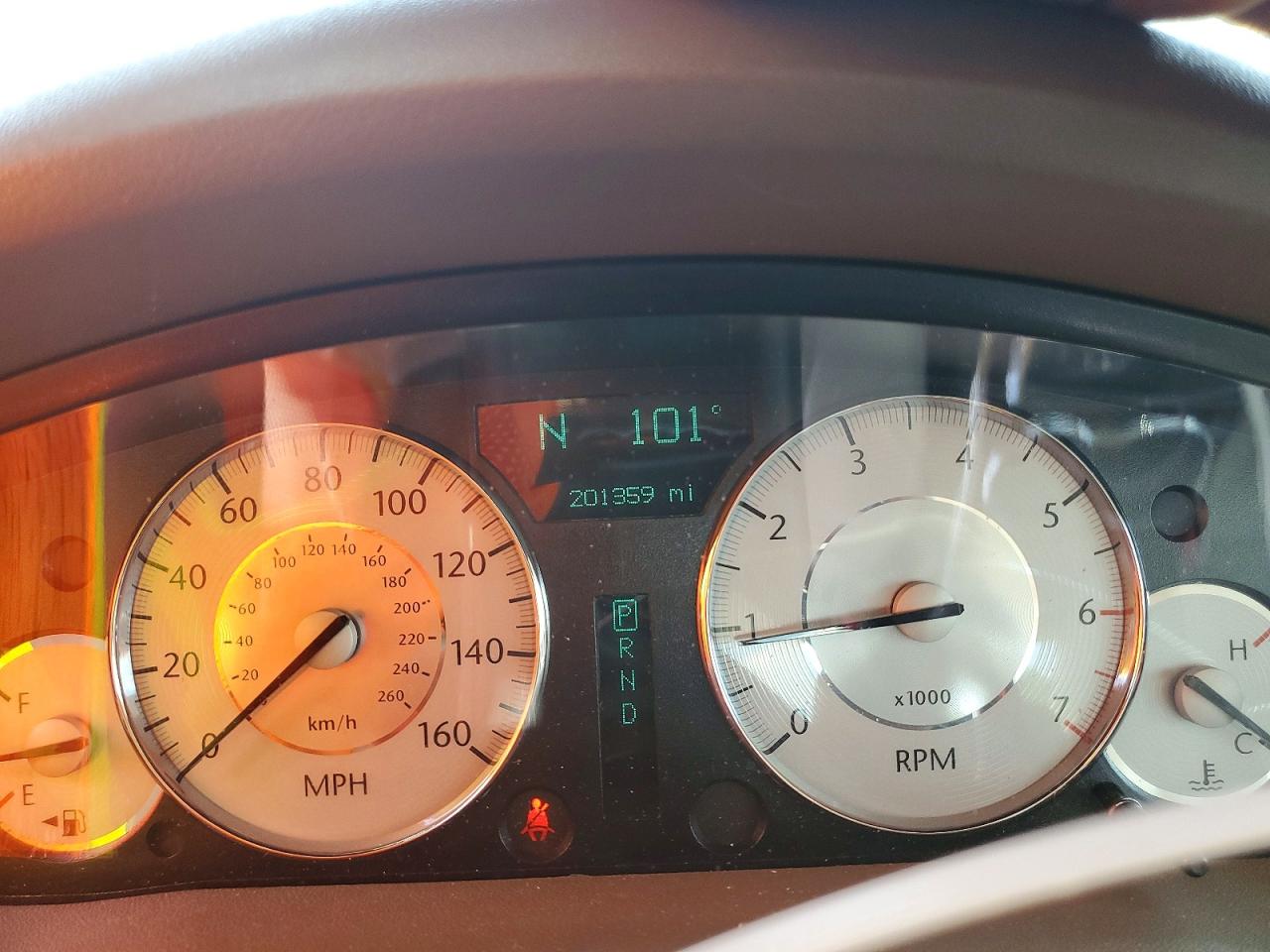 2009 Chrysler 300c Cream vin: 2C3KA63T69H580821