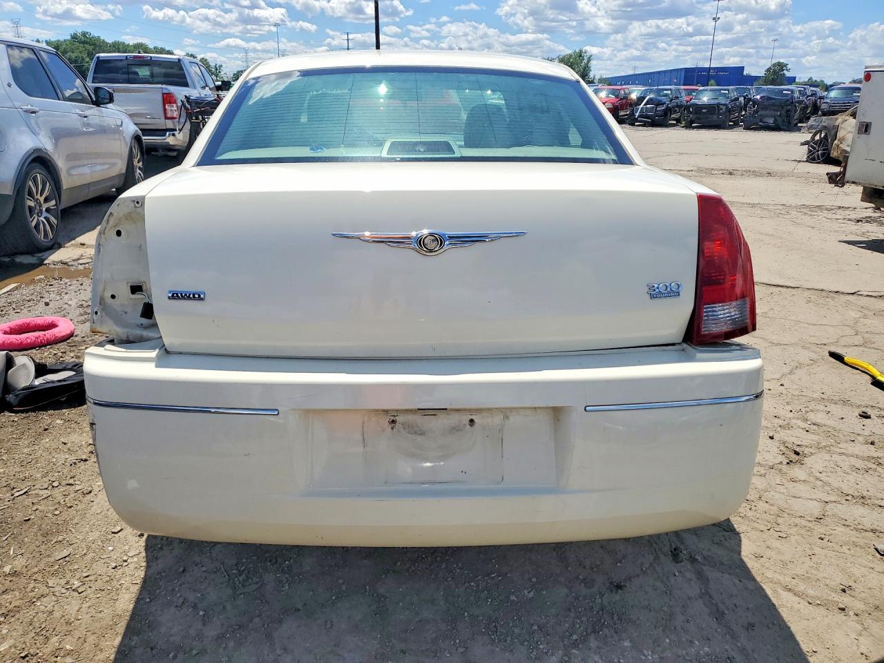 2006 Chrysler 300 Touring White vin: 2C3KK53G96H293561