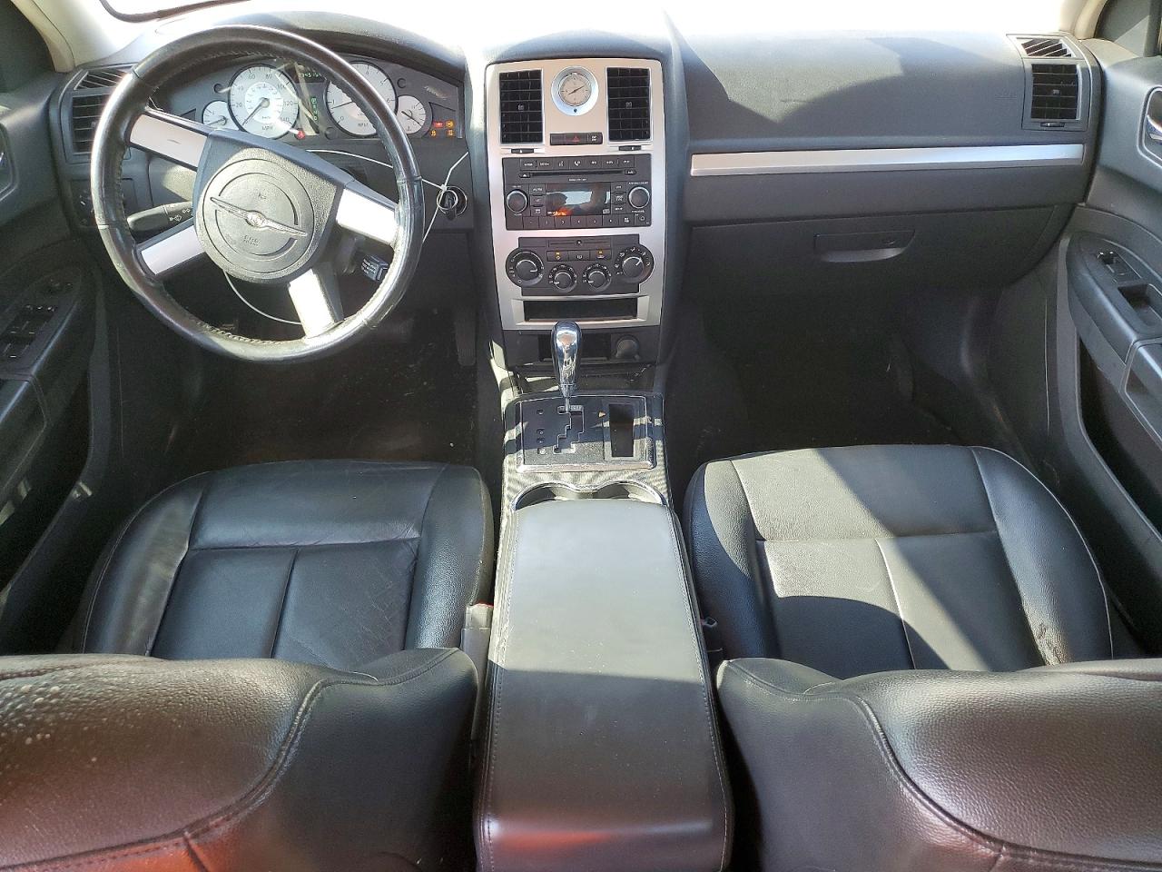 2009 Chrysler 300 Touring Белый vin: 2C3KK53V79H586166