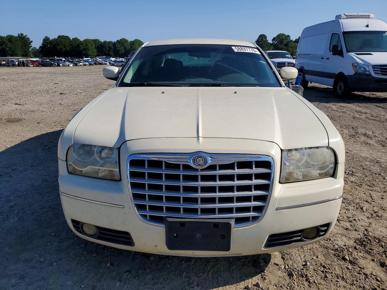 2009 Chrysler 300 Touring Белый vin: 2C3KK53V79H586166