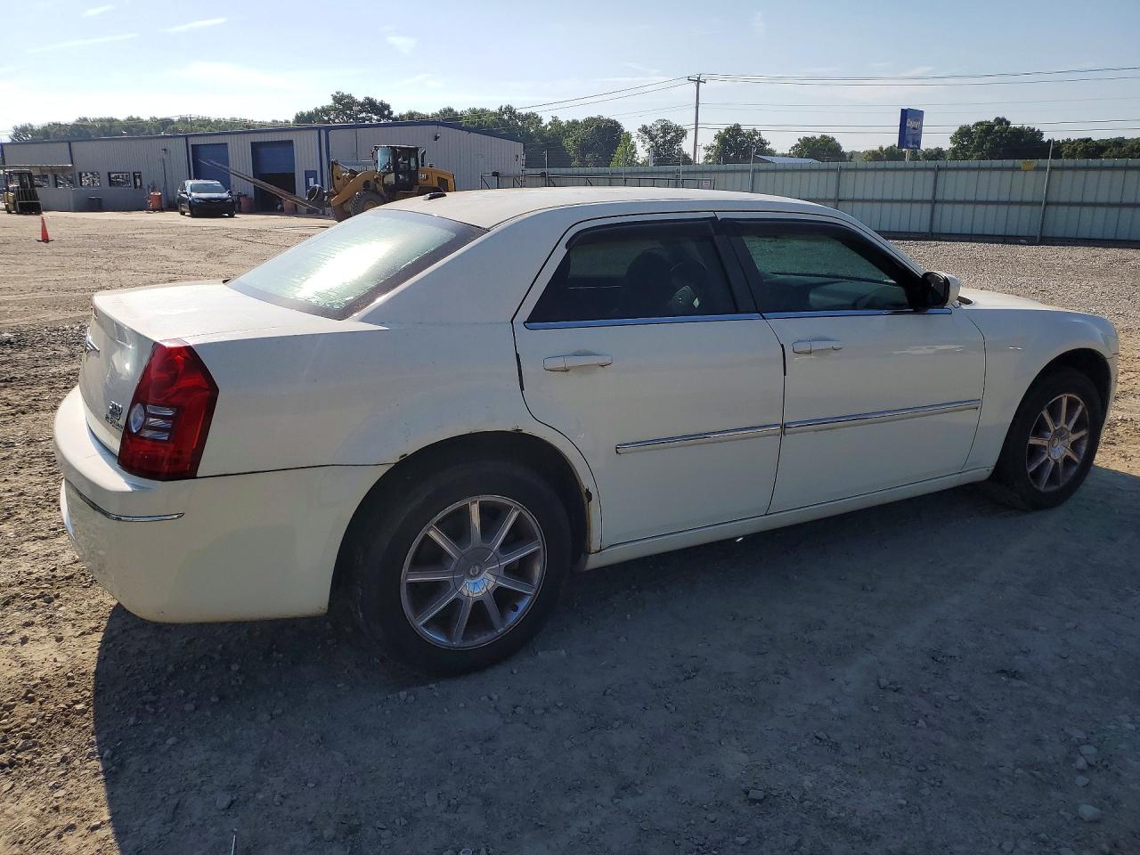 2009 Chrysler 300 Touring Белый vin: 2C3KK53V79H586166