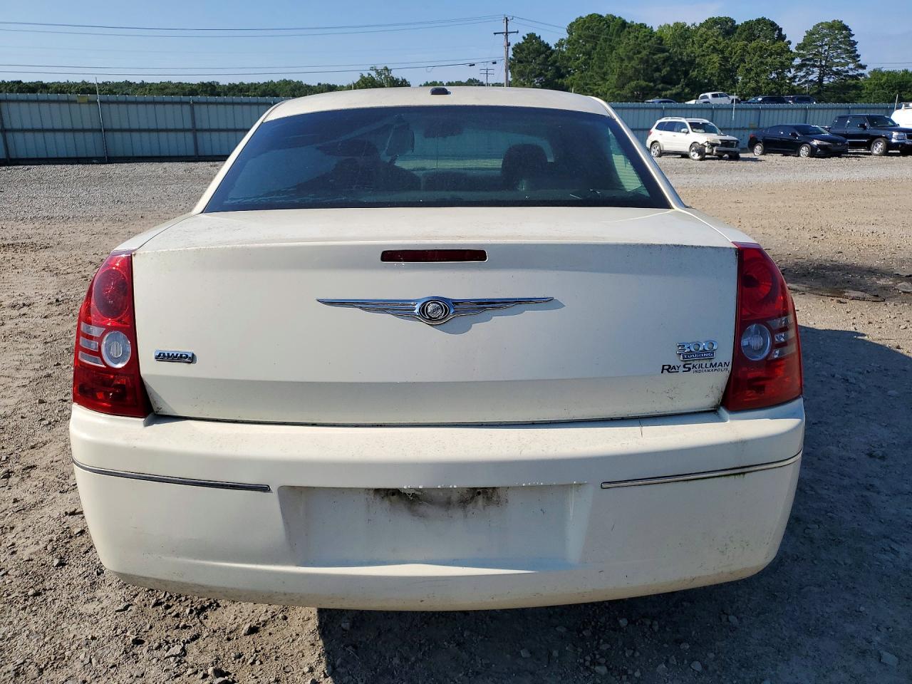 2009 Chrysler 300 Touring Белый vin: 2C3KK53V79H586166