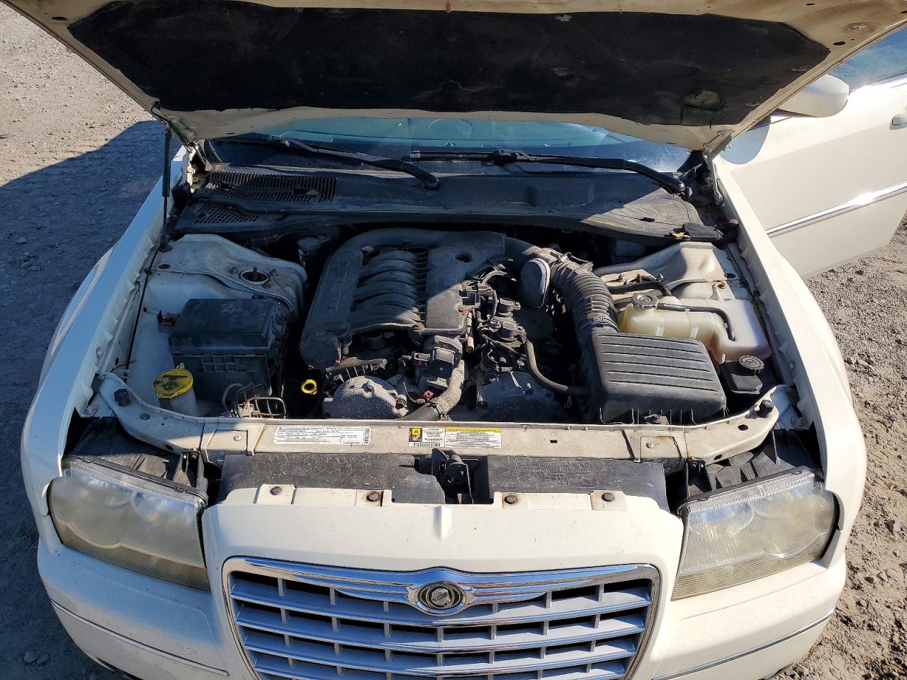 2009 Chrysler 300 Touring Белый vin: 2C3KK53V79H586166