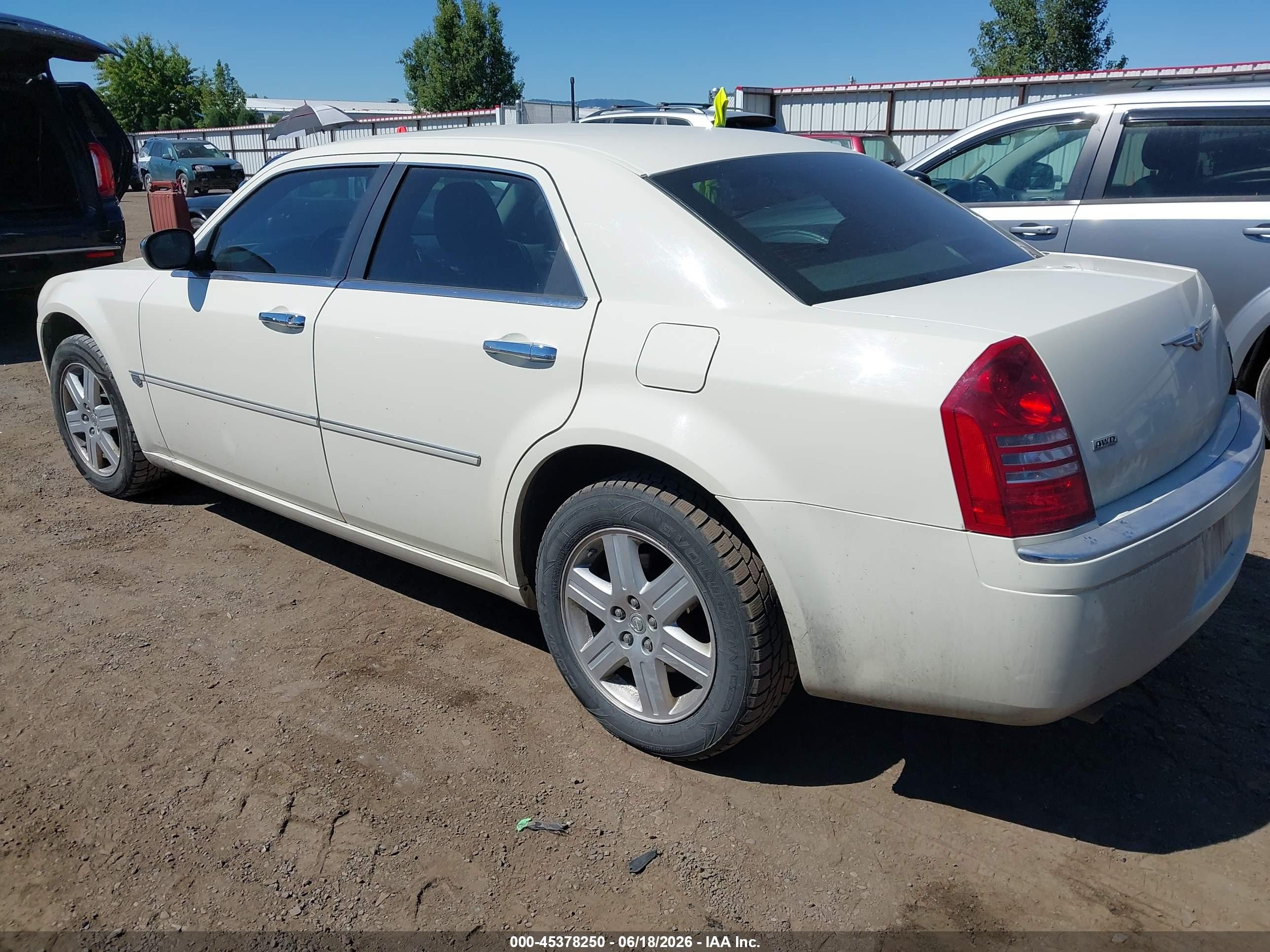 2006 Chrysler 300c   Cream vin: 2C3KK63H86H434439