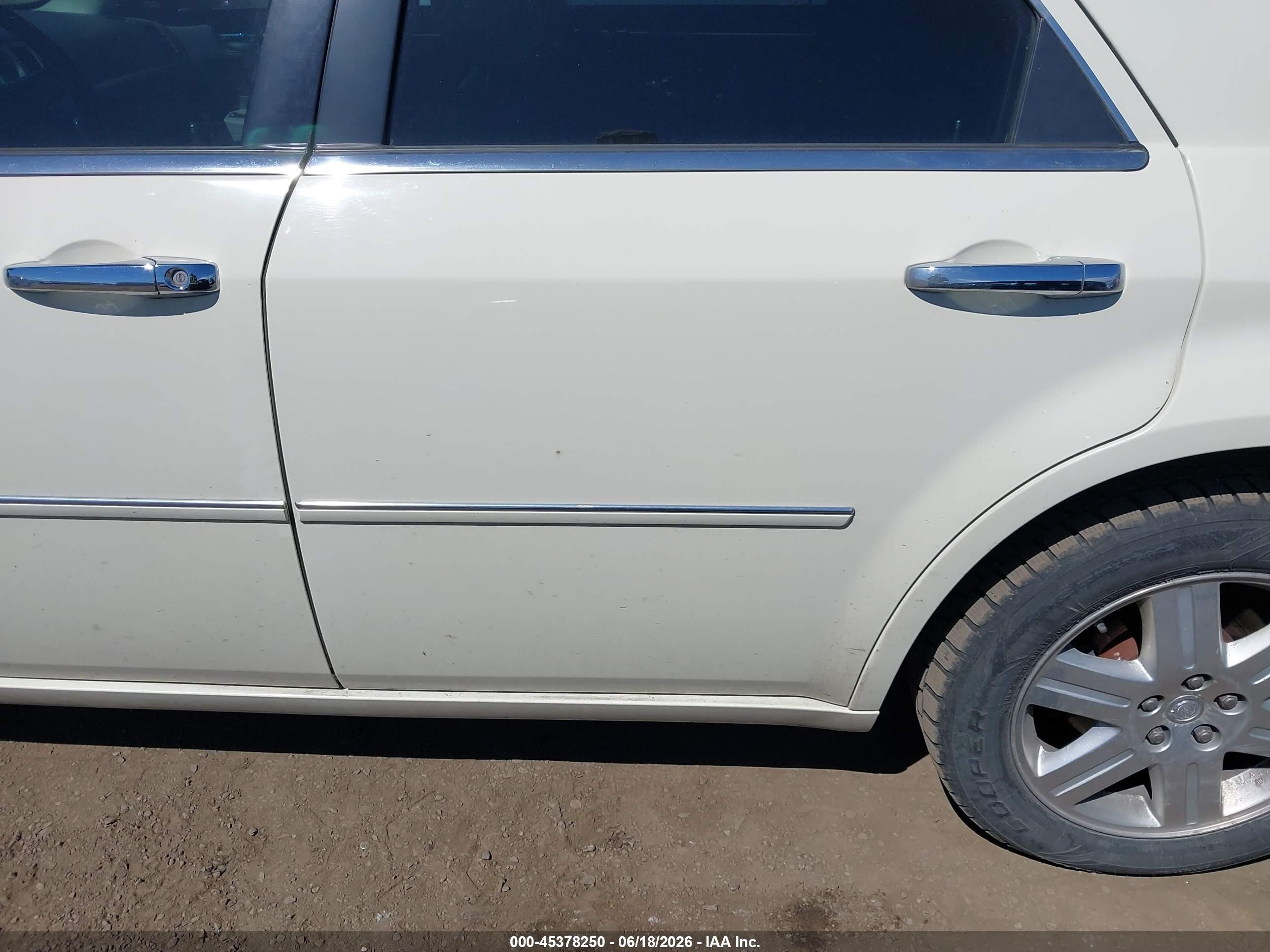 2006 Chrysler 300c   Cream vin: 2C3KK63H86H434439