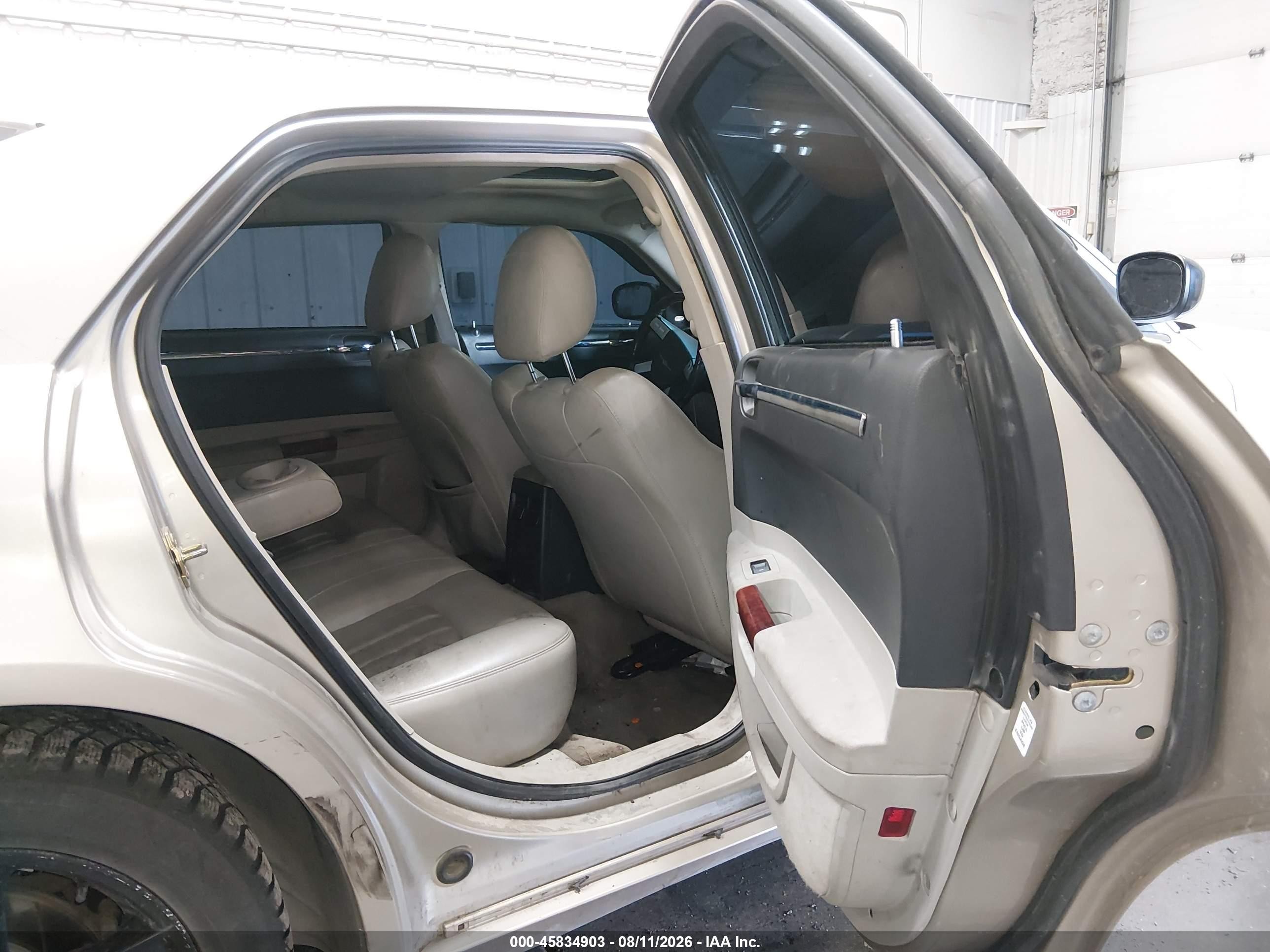 2006 Chrysler 300c   Gold vin: 2C3KK63HX6H345715