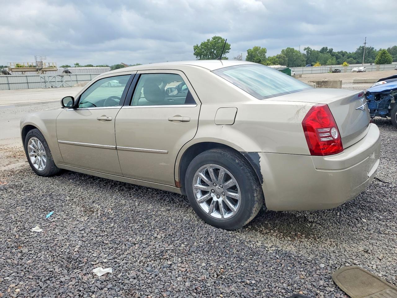 2008 Chrysler 300 Lx Beige vin: 2C3LA43R08H135986