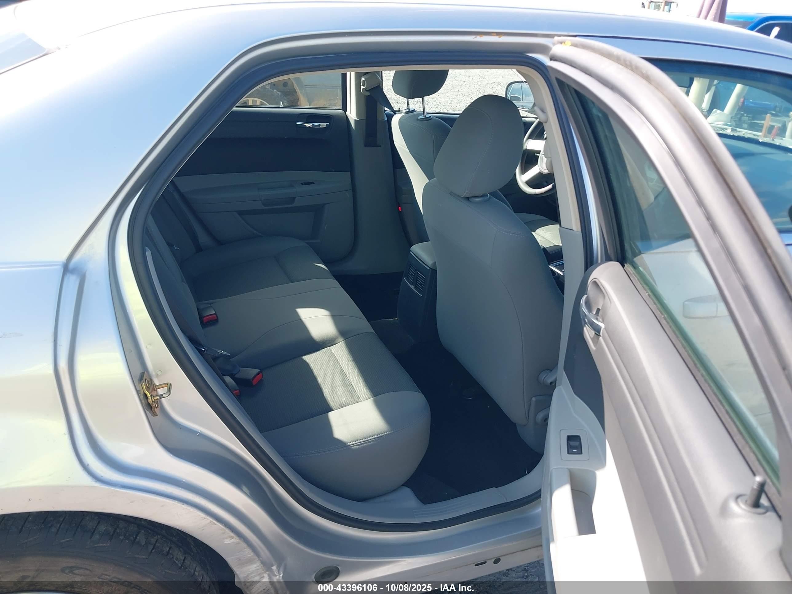2006 Chrysler 300 Silver vin: 2C3LA43R26H514257