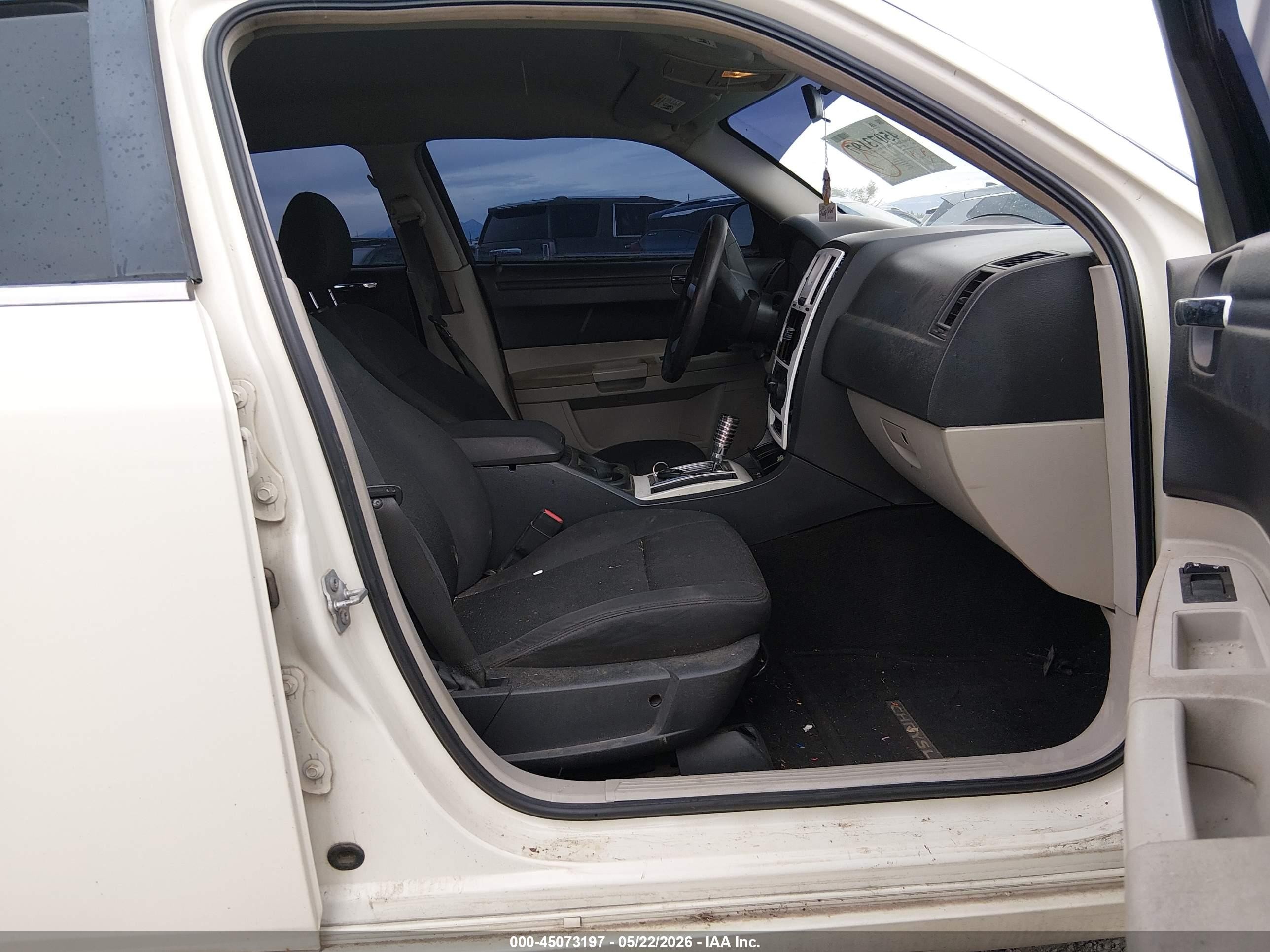 2007 Chrysler 300   Белый vin: 2C3LA43R57H600664